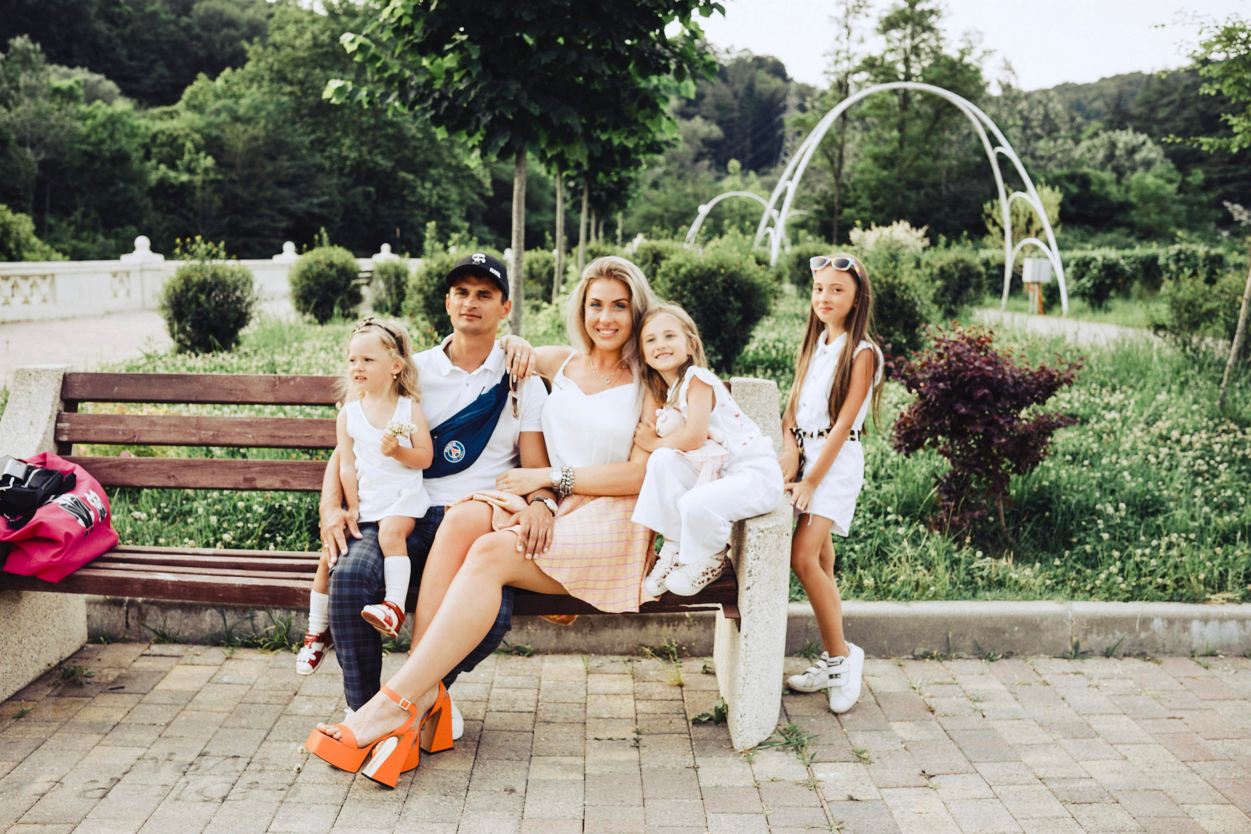 Михаил, Дарья, Варвара, Софья и Майя прогулка. Фотограф в Сочи Щетинина Анастасия