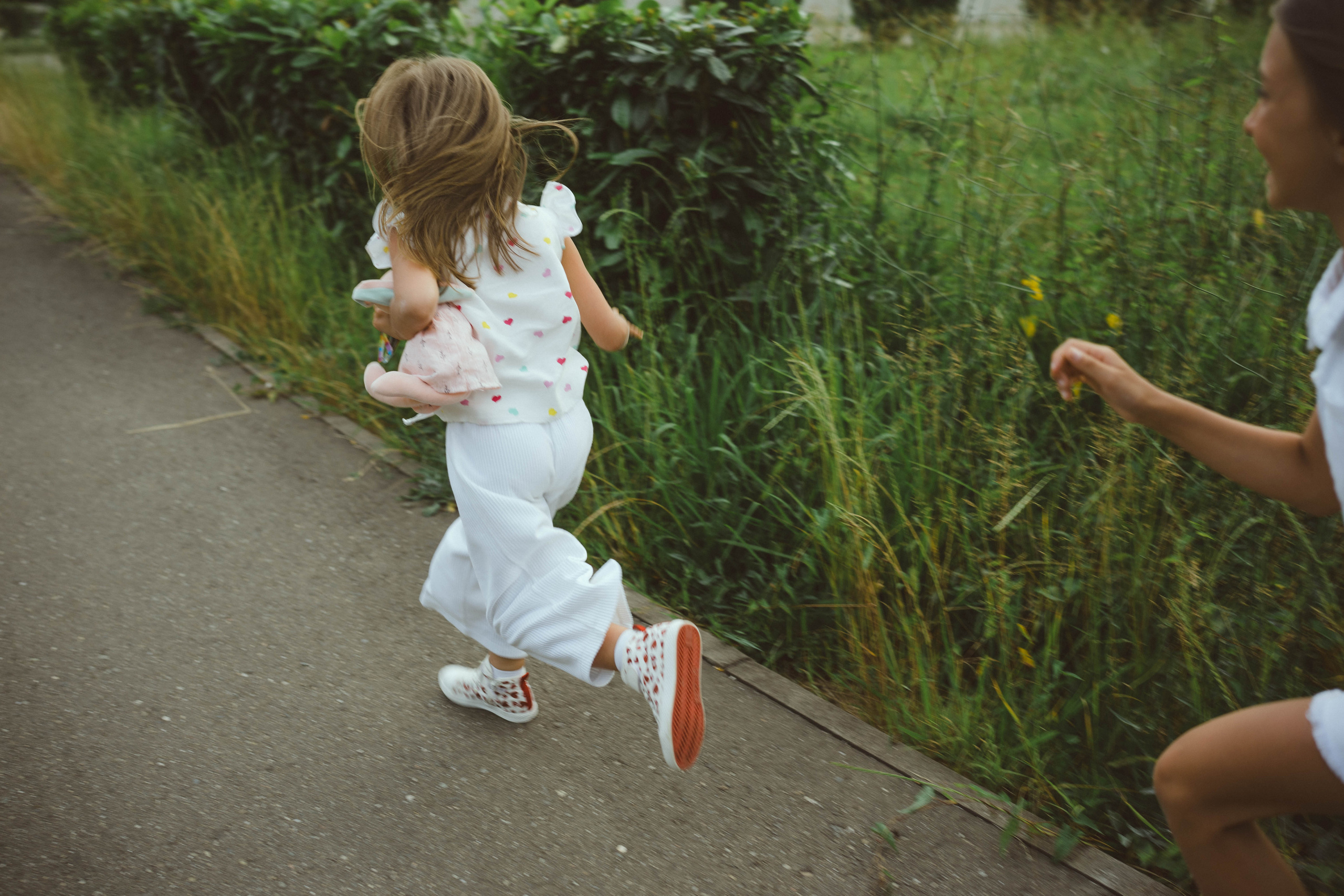 Михаил, Дарья, Варвара, Софья и Майя прогулка. Фотограф в Сочи Щетинина Анастасия