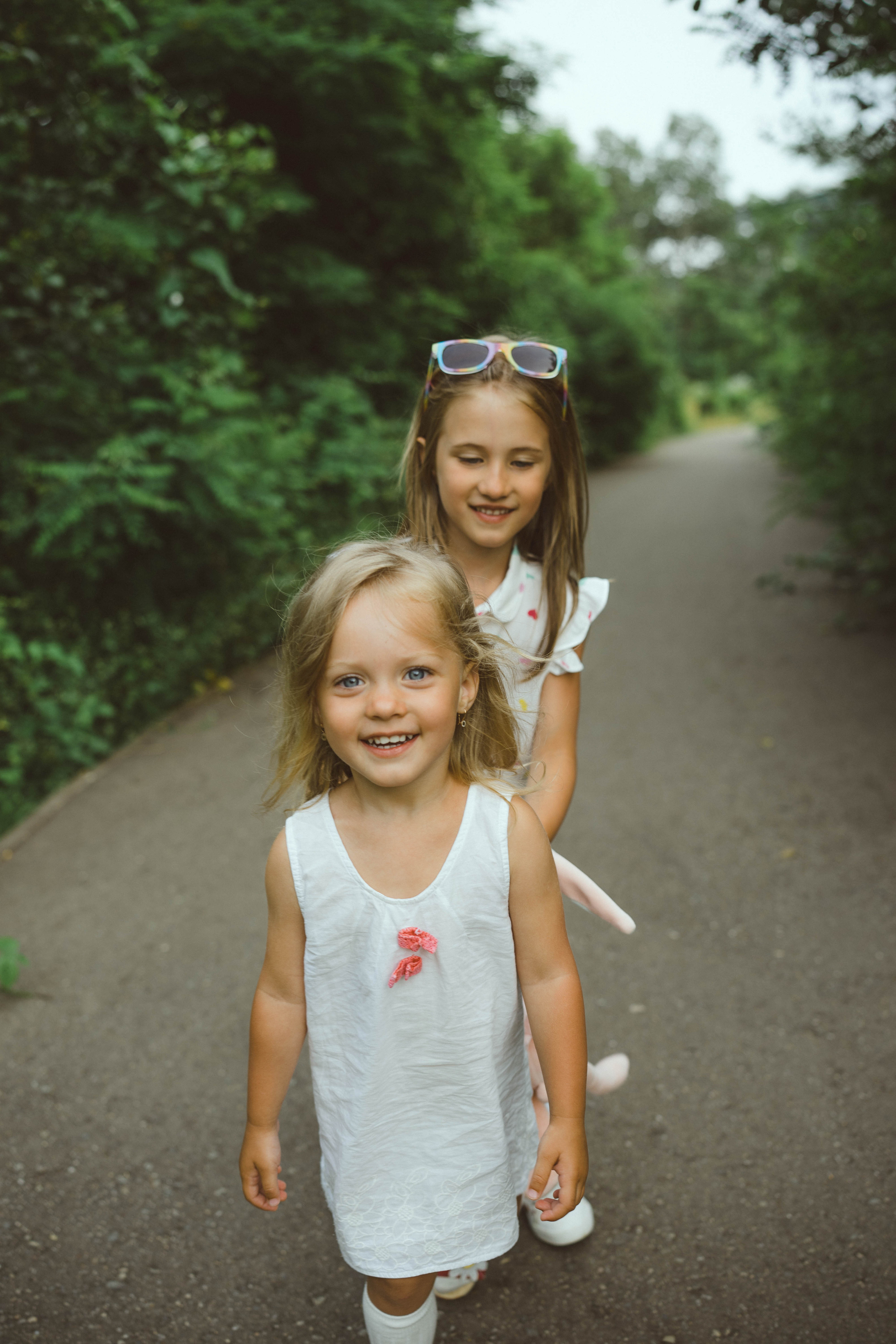 Михаил, Дарья, Варвара, Софья и Майя прогулка. Фотограф в Сочи Щетинина Анастасия