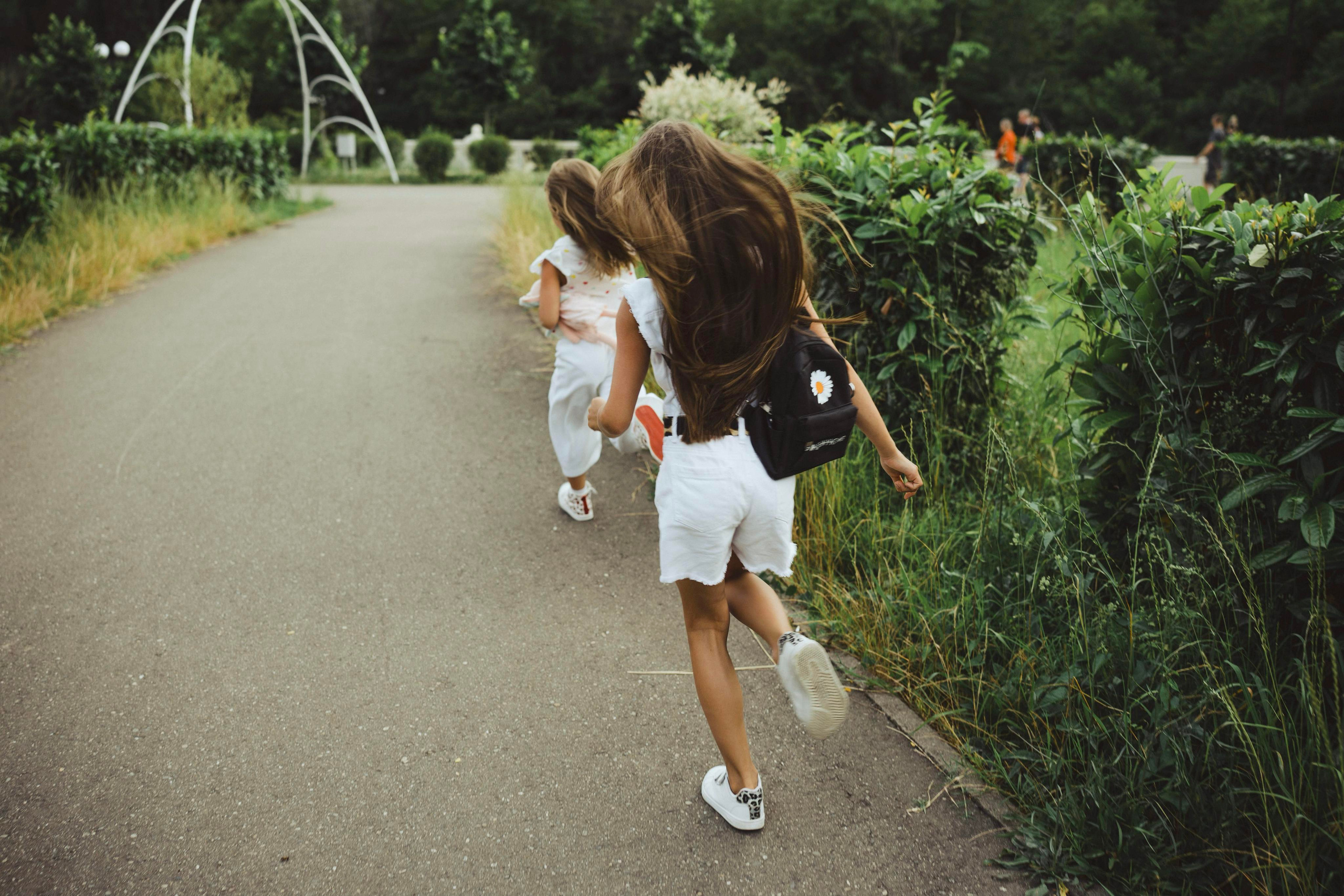 Михаил, Дарья, Варвара, Софья и Майя прогулка. Фотограф в Сочи Щетинина Анастасия