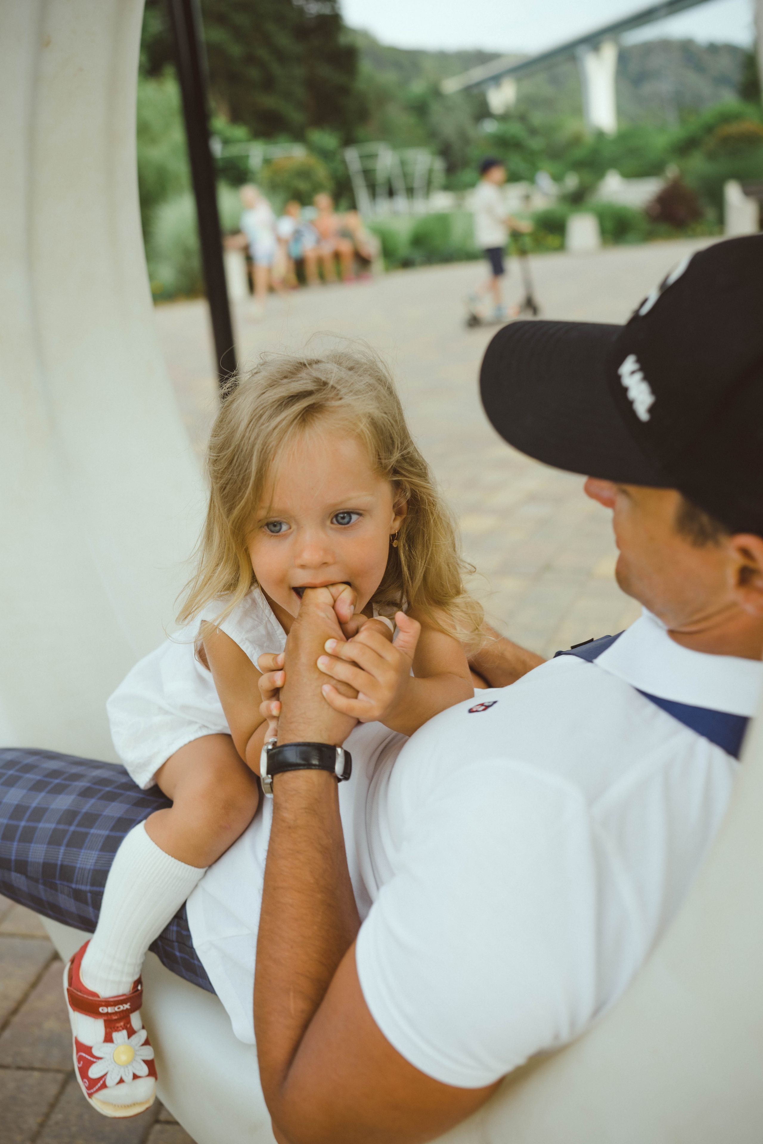 Михаил, Дарья, Варвара, Софья и Майя прогулка. Фотограф в Сочи Щетинина Анастасия