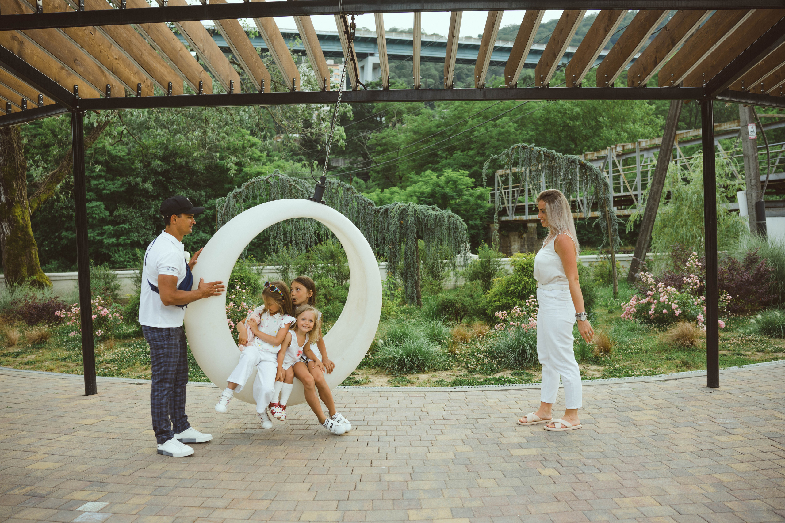 Михаил, Дарья, Варвара, Софья и Майя прогулка. Фотограф в Сочи Щетинина Анастасия