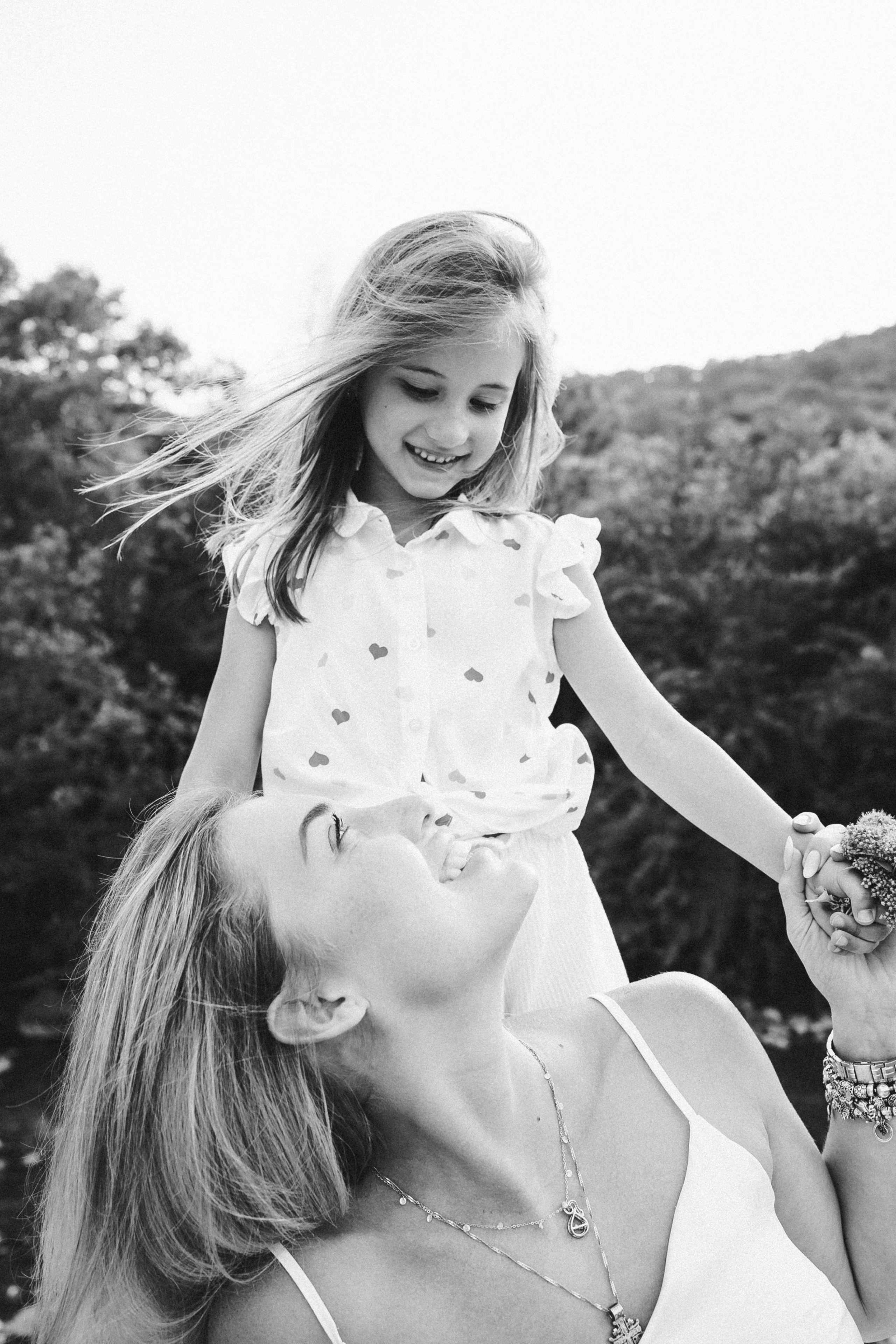 Михаил, Дарья, Варвара, Софья и Майя прогулка. Фотограф в Сочи Щетинина Анастасия