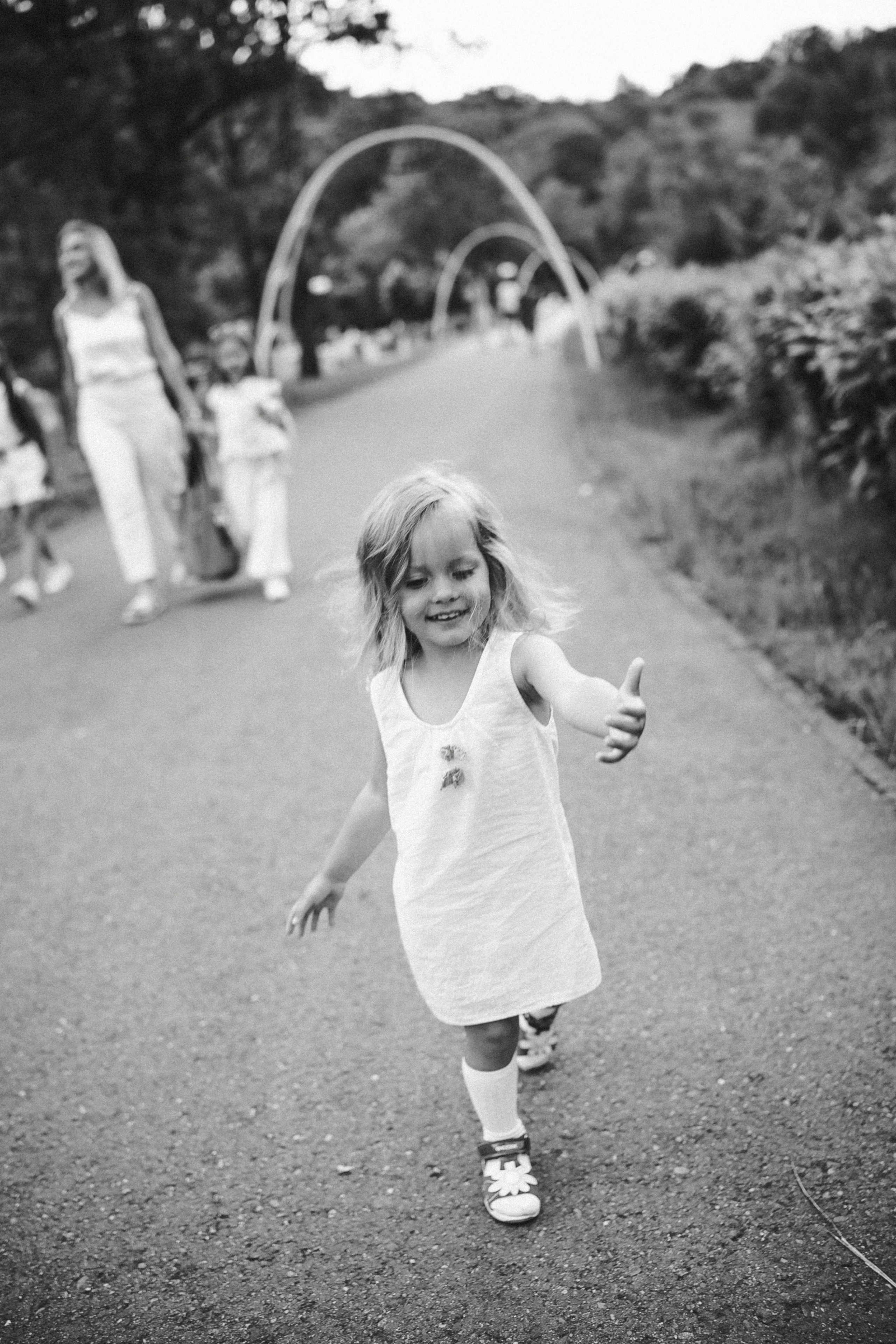 Михаил, Дарья, Варвара, Софья и Майя прогулка. Фотограф в Сочи Щетинина Анастасия