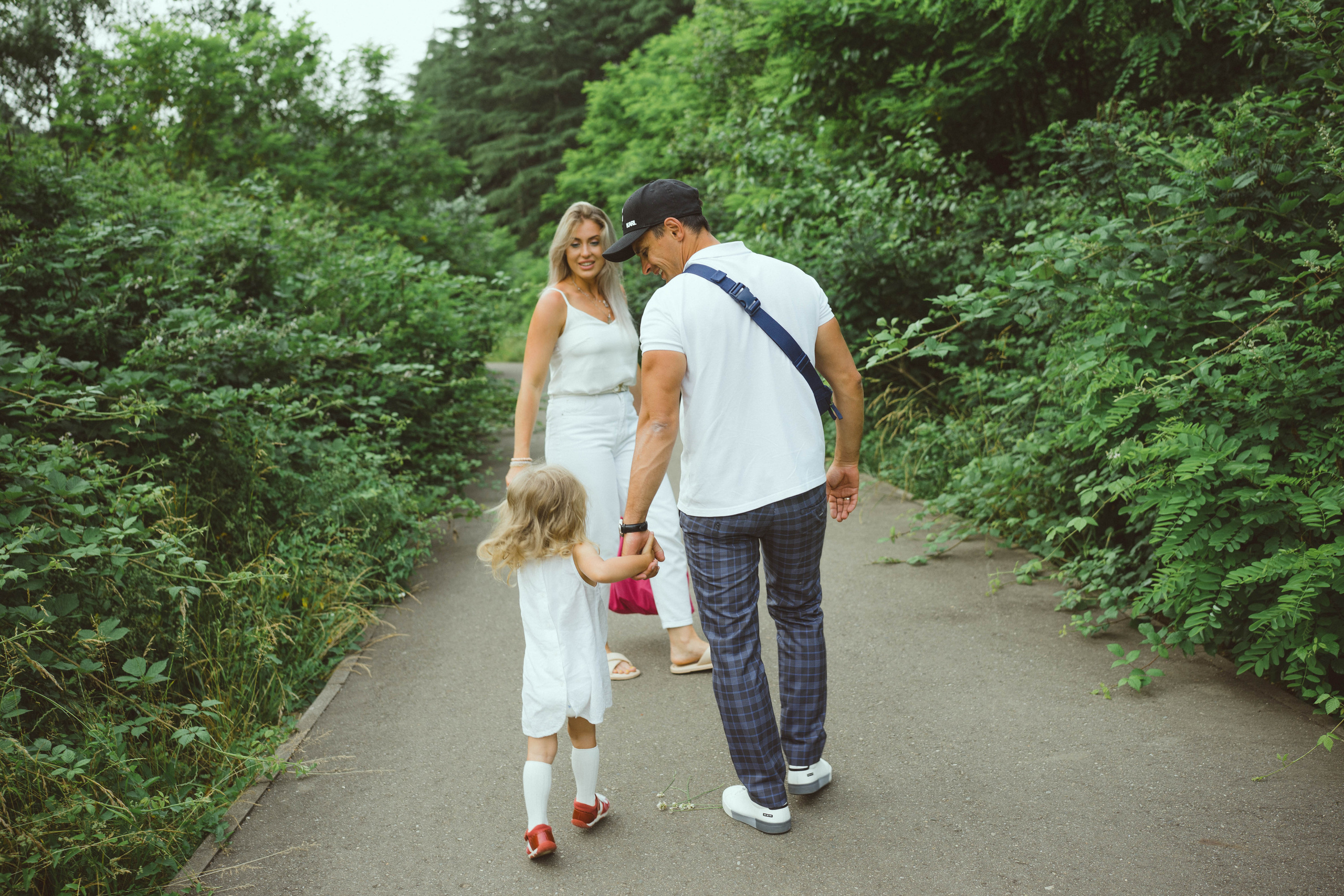 Михаил, Дарья, Варвара, Софья и Майя прогулка. Фотограф в Сочи Щетинина Анастасия