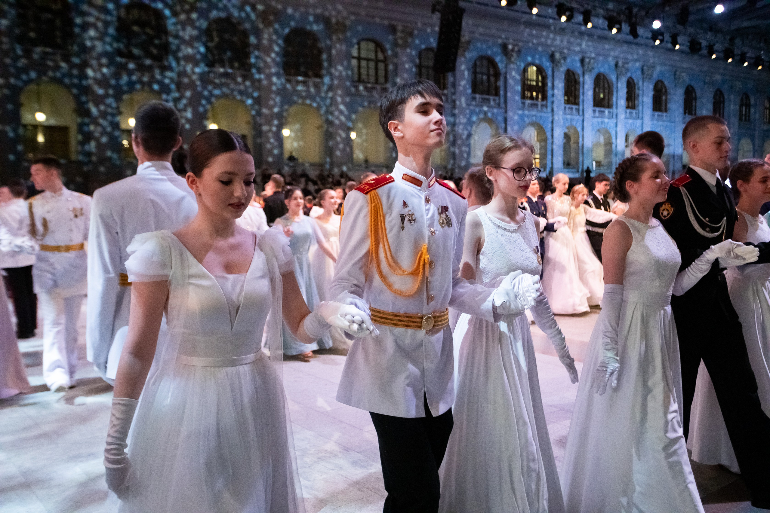 Кадетский бал. VICTOR SAPOZHNIKOV