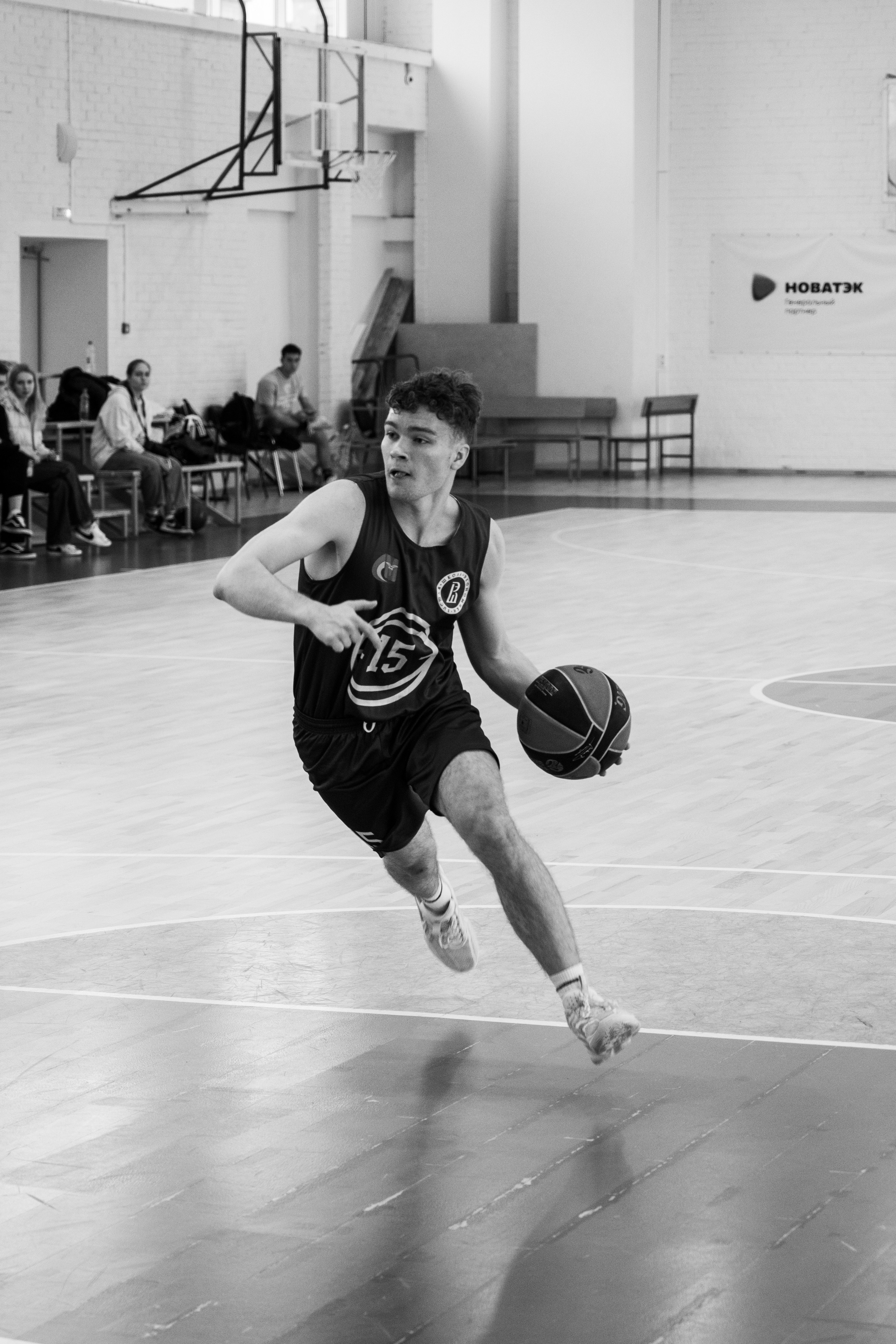 Баскетбол НИУ ВШЭ. Портретный фотограф в Москве — Иван Саяпин