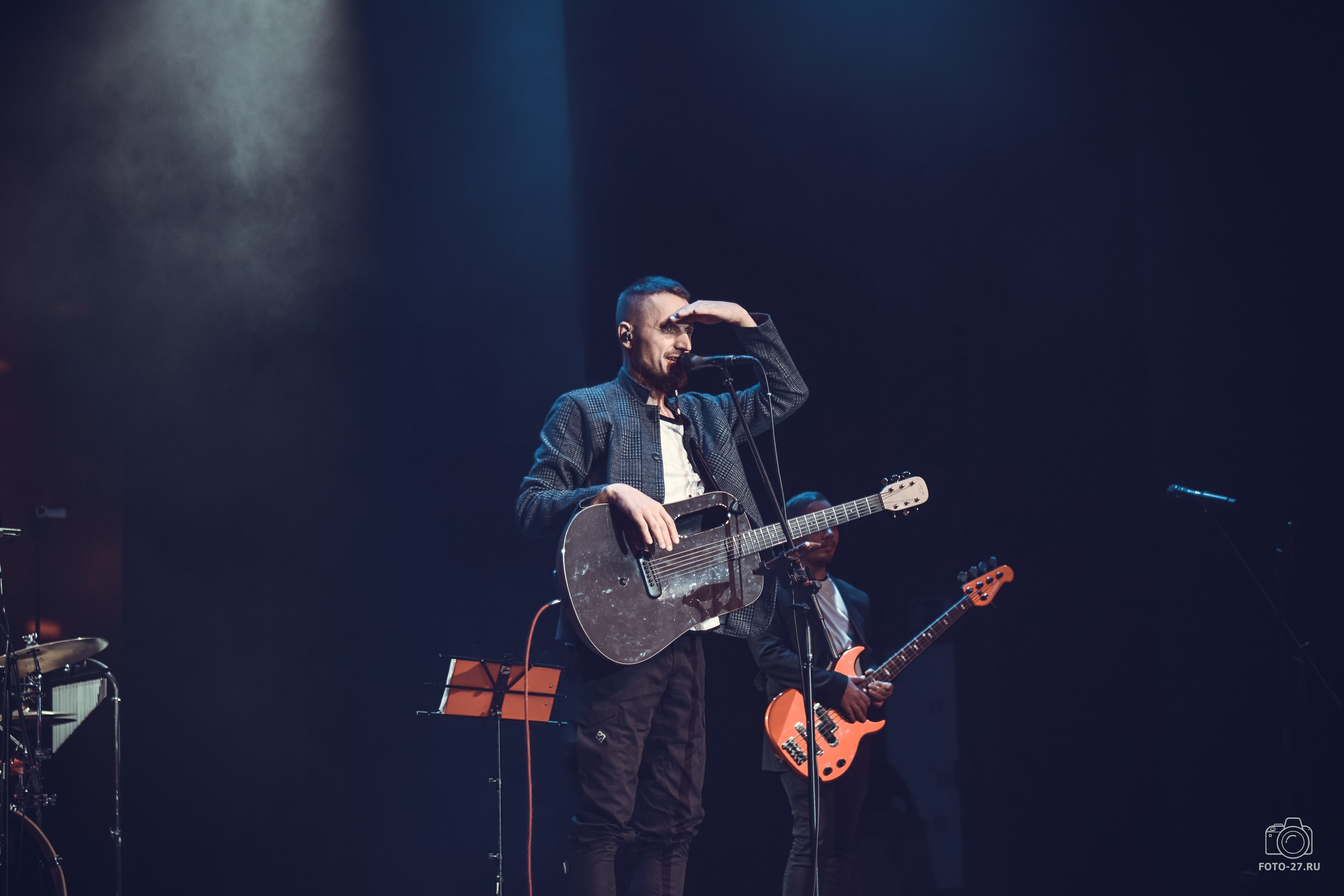 Антон Курдюмов фотограф в Хабаровске Рина Курдюмова фото27 foto27 Антон Дорофеев репортажный репортаж документалист Тони и Рина фотосоздатели ПаПаРоК Философия и любовь сольный концерт ОДОРА Хабаровск