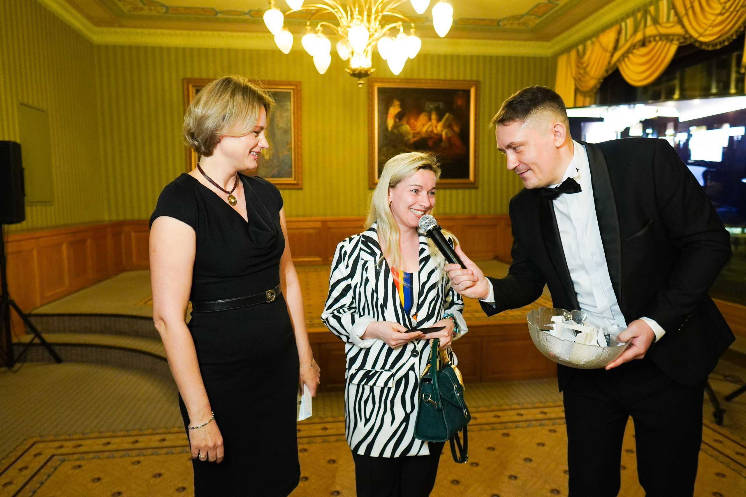 Конференция с М Хазиным. Фото | Видео Контент Мишель Ватаманюк