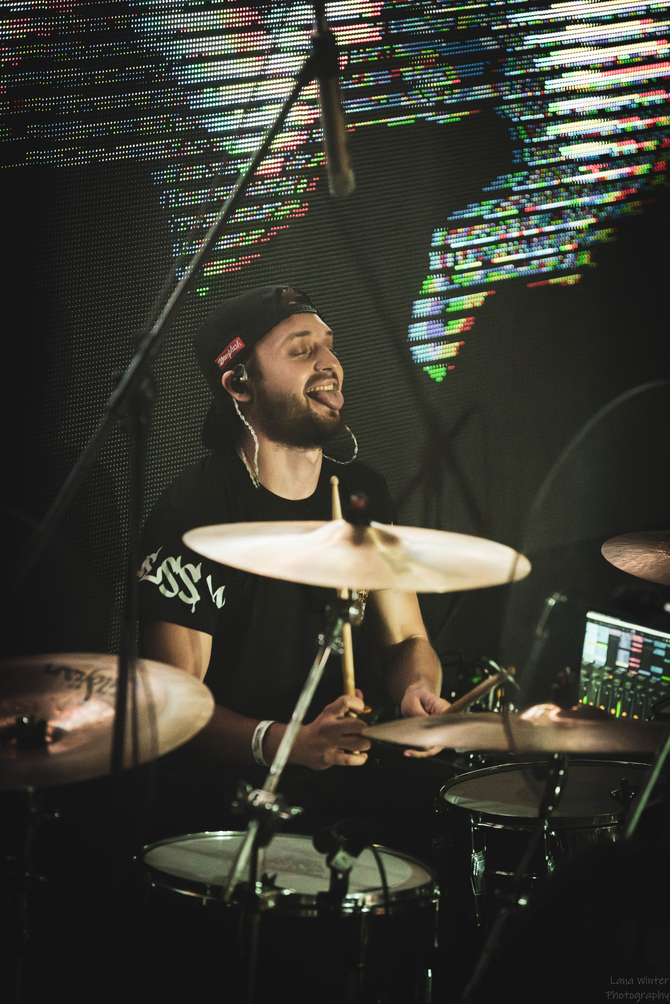 7000$ (29 июня 2025 года, Москва, клуб Урбан). Фотограф Светлана Блинова, Москва и Московская область