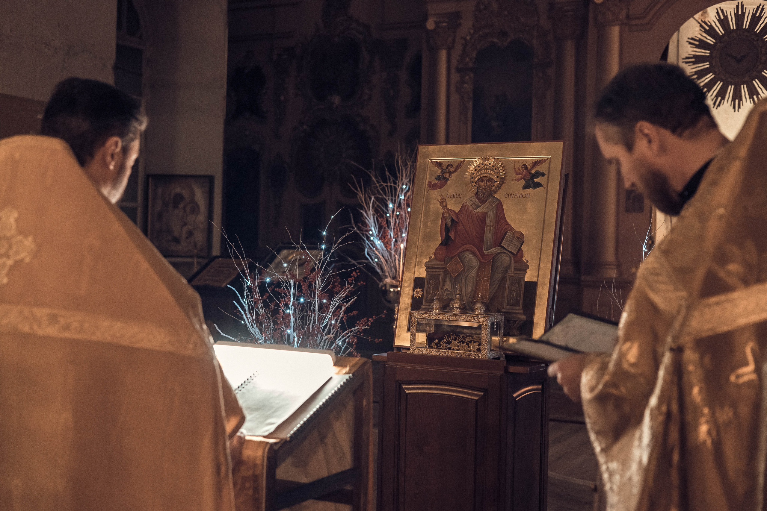 Храм Воскресения Словущего в Барашах.Всенощное накануне дня памяти Спиридона Тримифунтского. Артеменкова Анна Фотограф