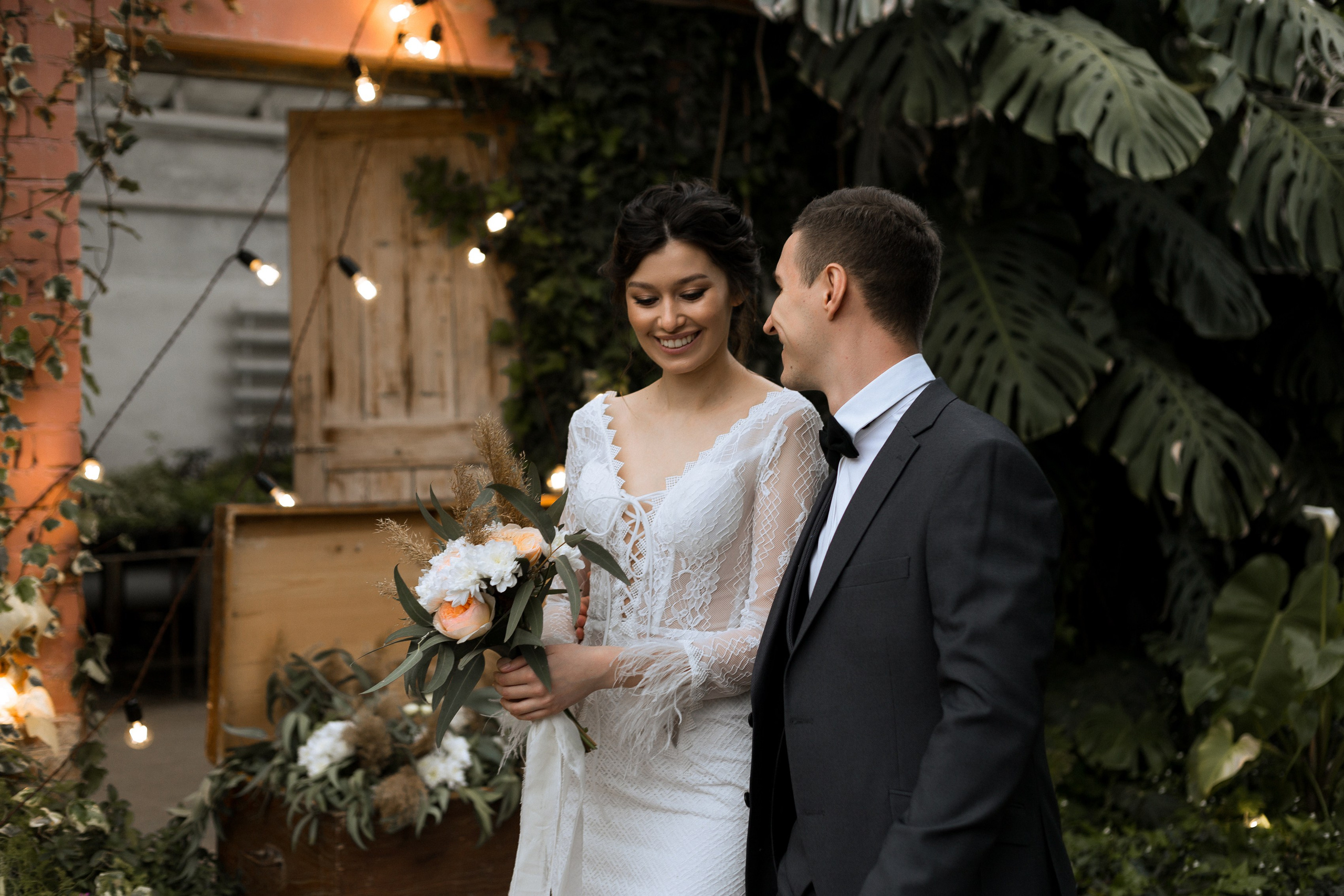 Свадебная фотосессия в оранжерее. Свадебный и семейный фотограф в Волгограде Кристина Иванова