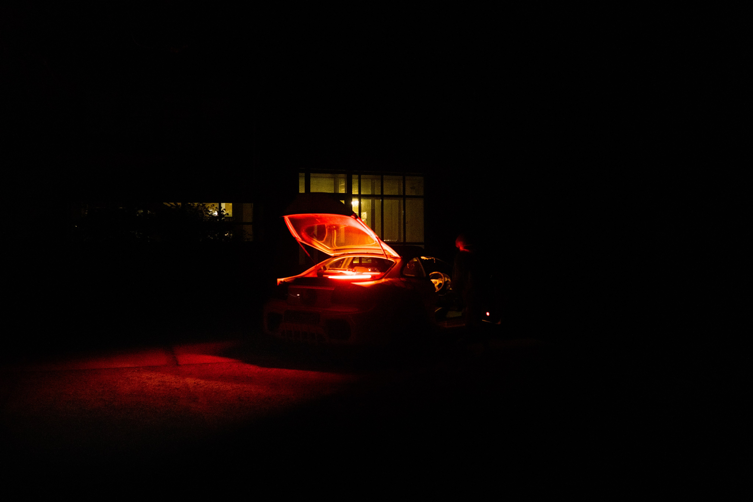 Вика и машина. Фотограф Коробова Екатерина