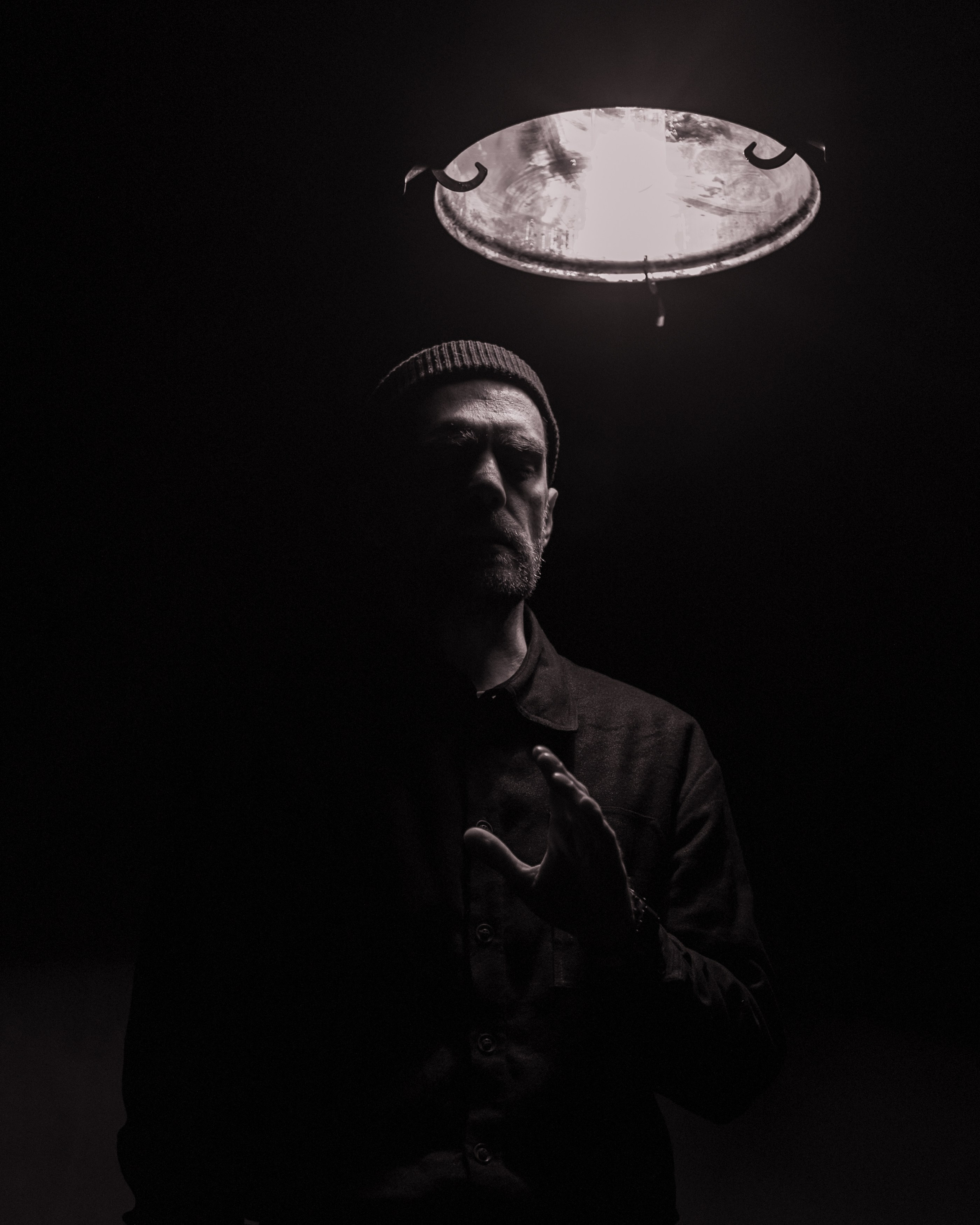 Спектакль «АЛЯСКА». Игорь Березин — фотограф в Москве. Мужские портреты и коммерческая съёмка