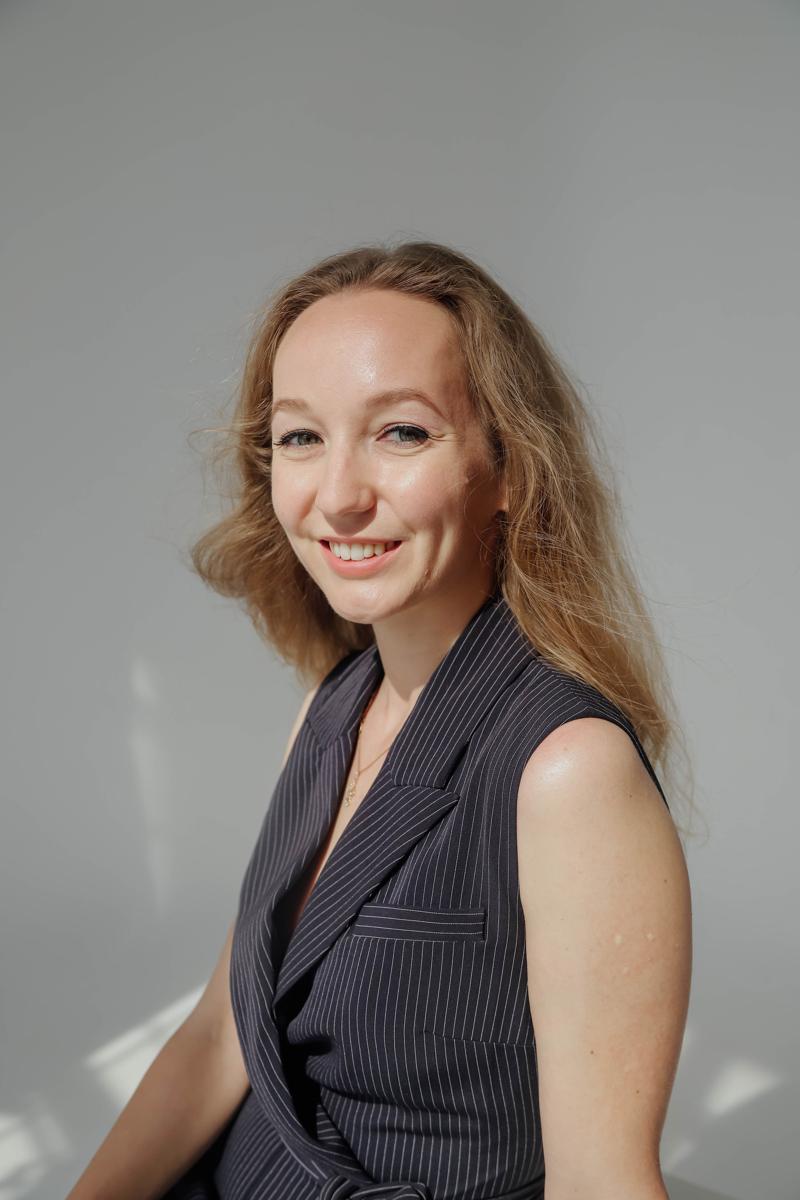 Деловая студийная фотосессия для Алины. Свадебный, семейный, детский фотограф в Сочи Виолетта Александрова