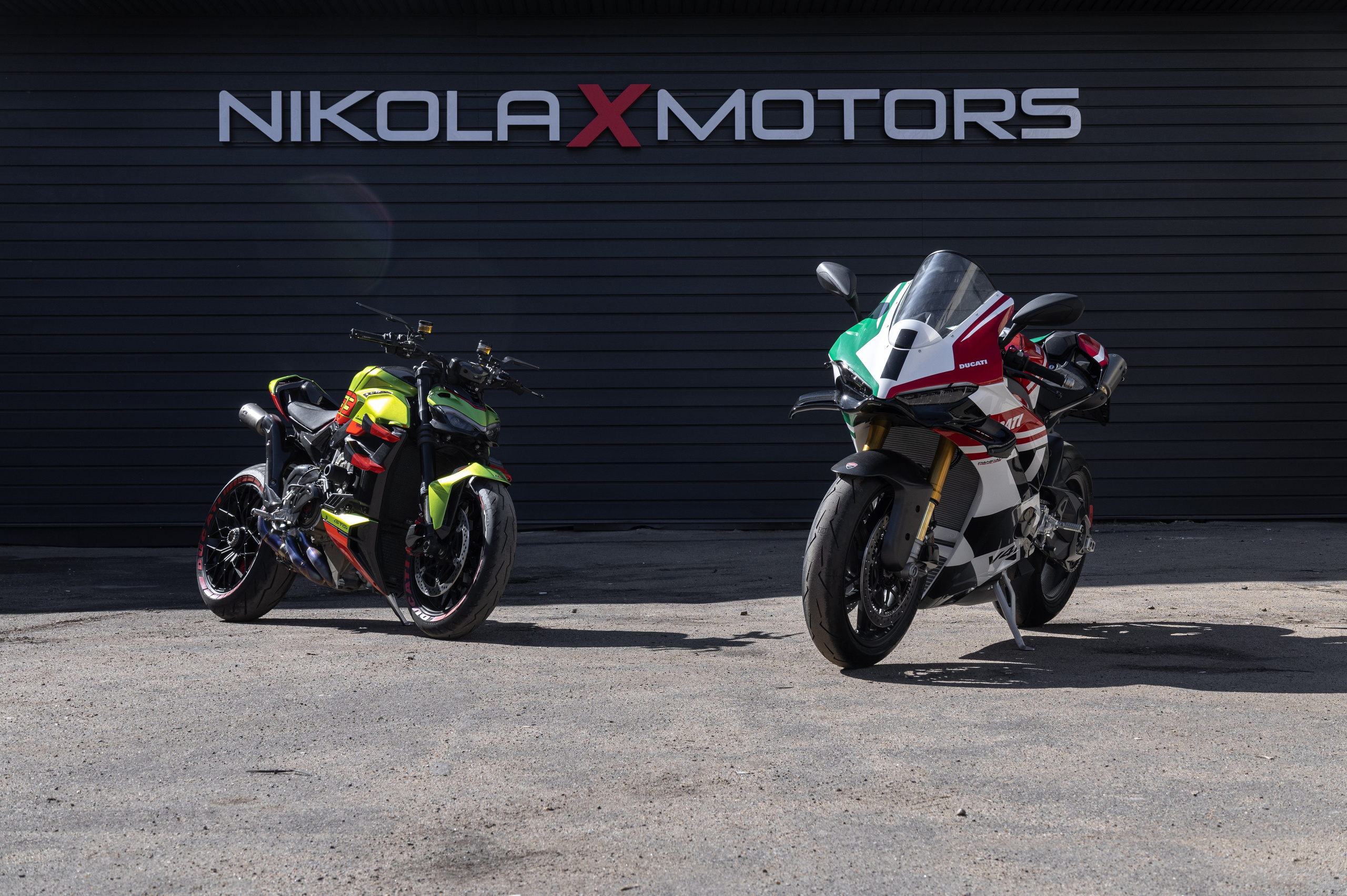 Фотосессия с мотоциклами и автомобилями. Предметный фотограф в Москве и Московской области