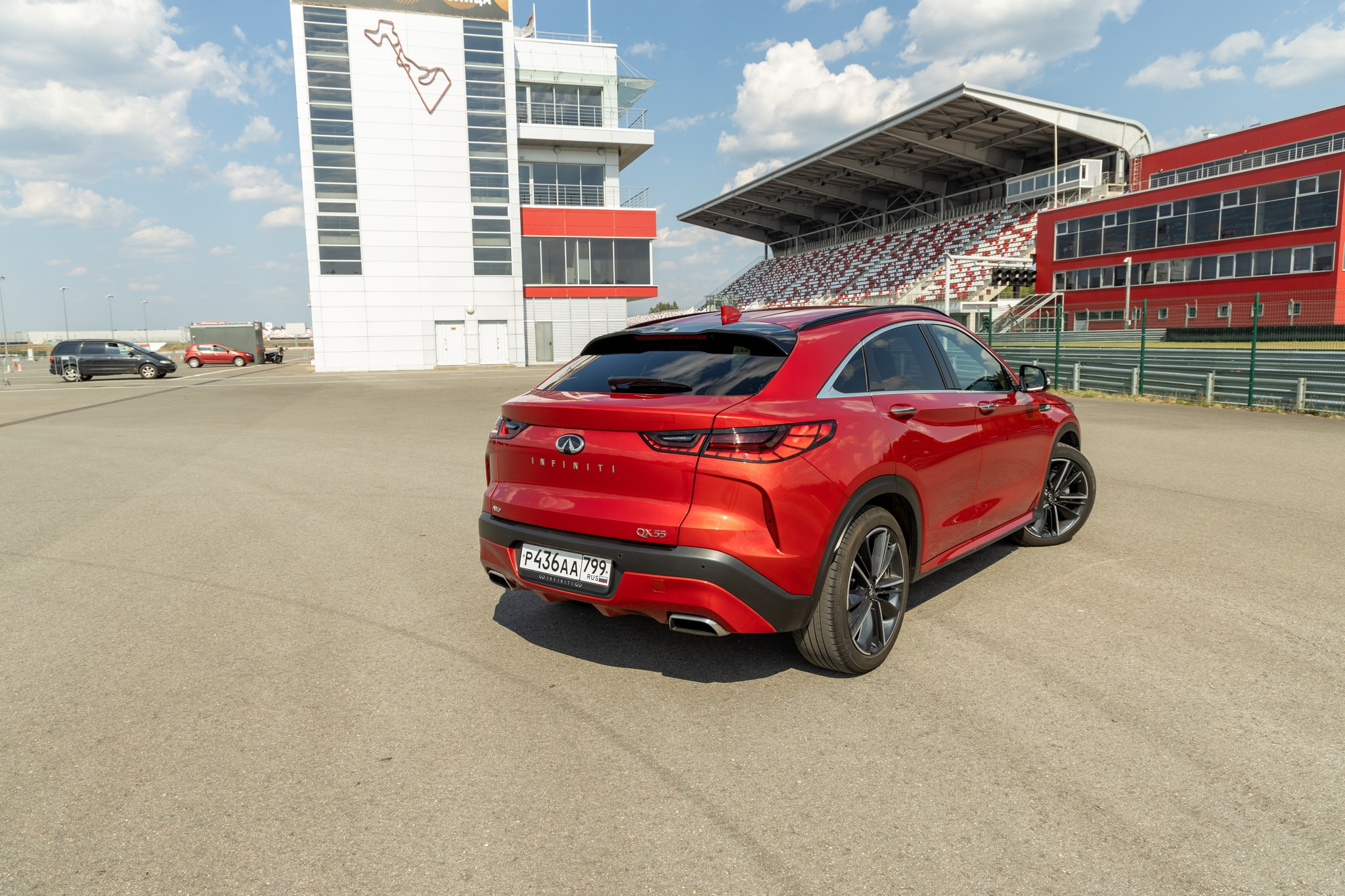 Infiniti QX55. Репортажный, семейный и студийный фотограф в Москве Демин Алексей