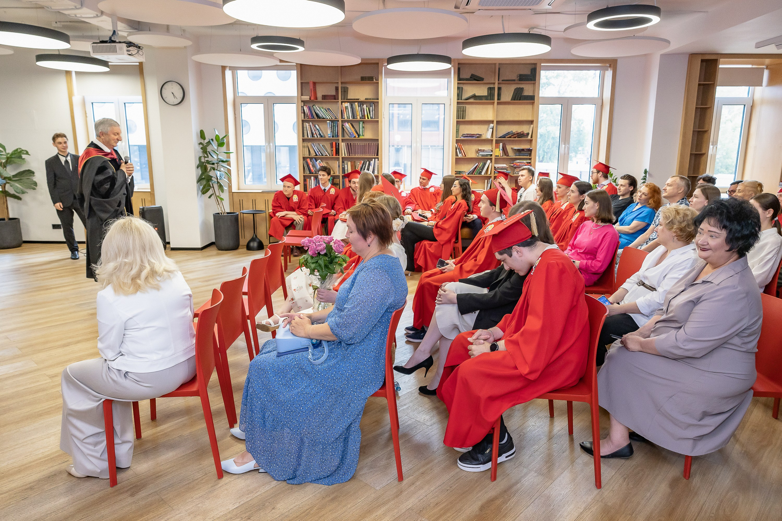 Вручение дипломов об окончании обучения в Президентской академии РАНХиГС. Фотограф Владимир Охрименко