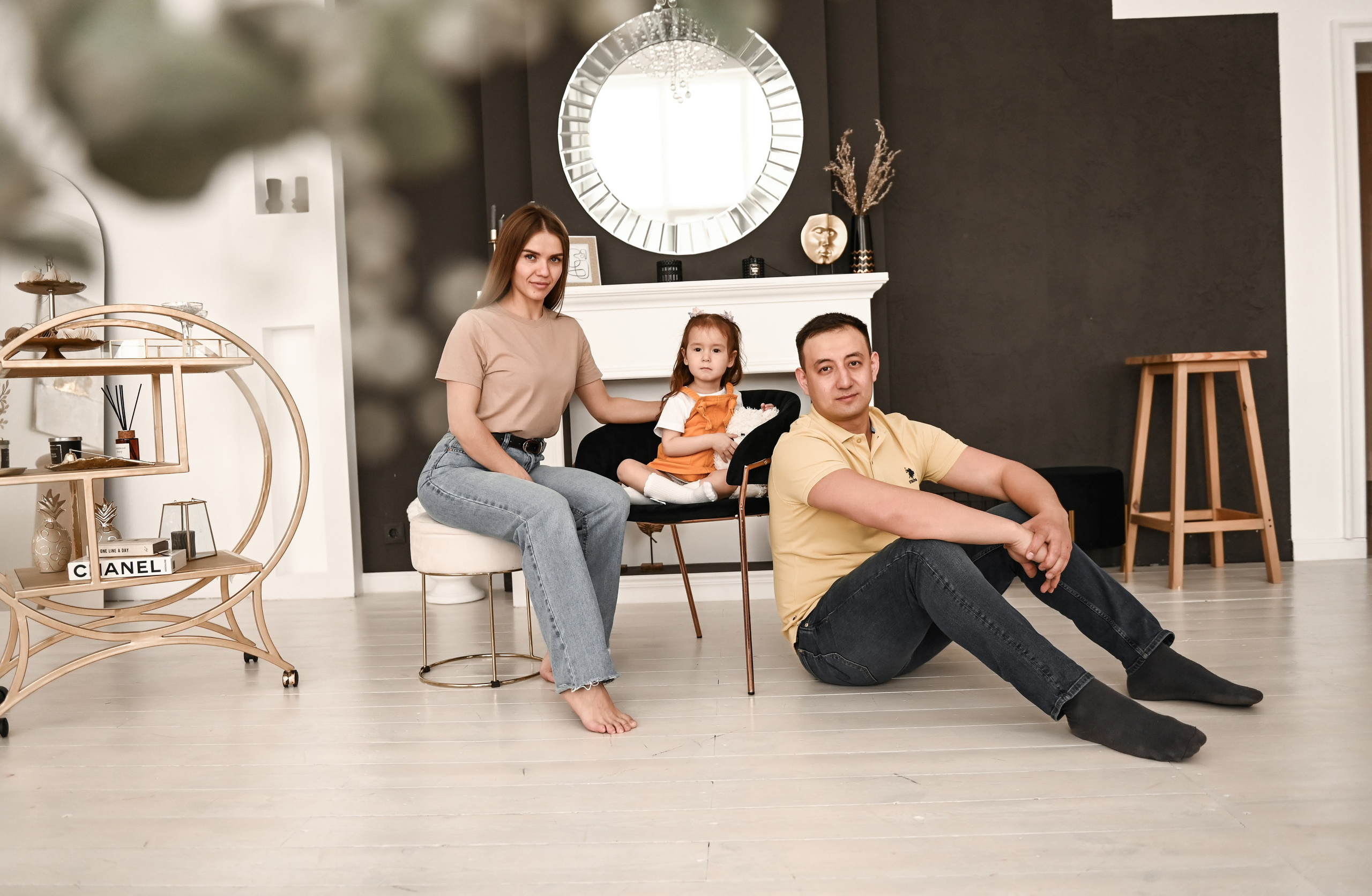 Семейная студийная  фотосессия 2. Свадебный, семейный, детский, контент фотограф в Омске Максим Ильин