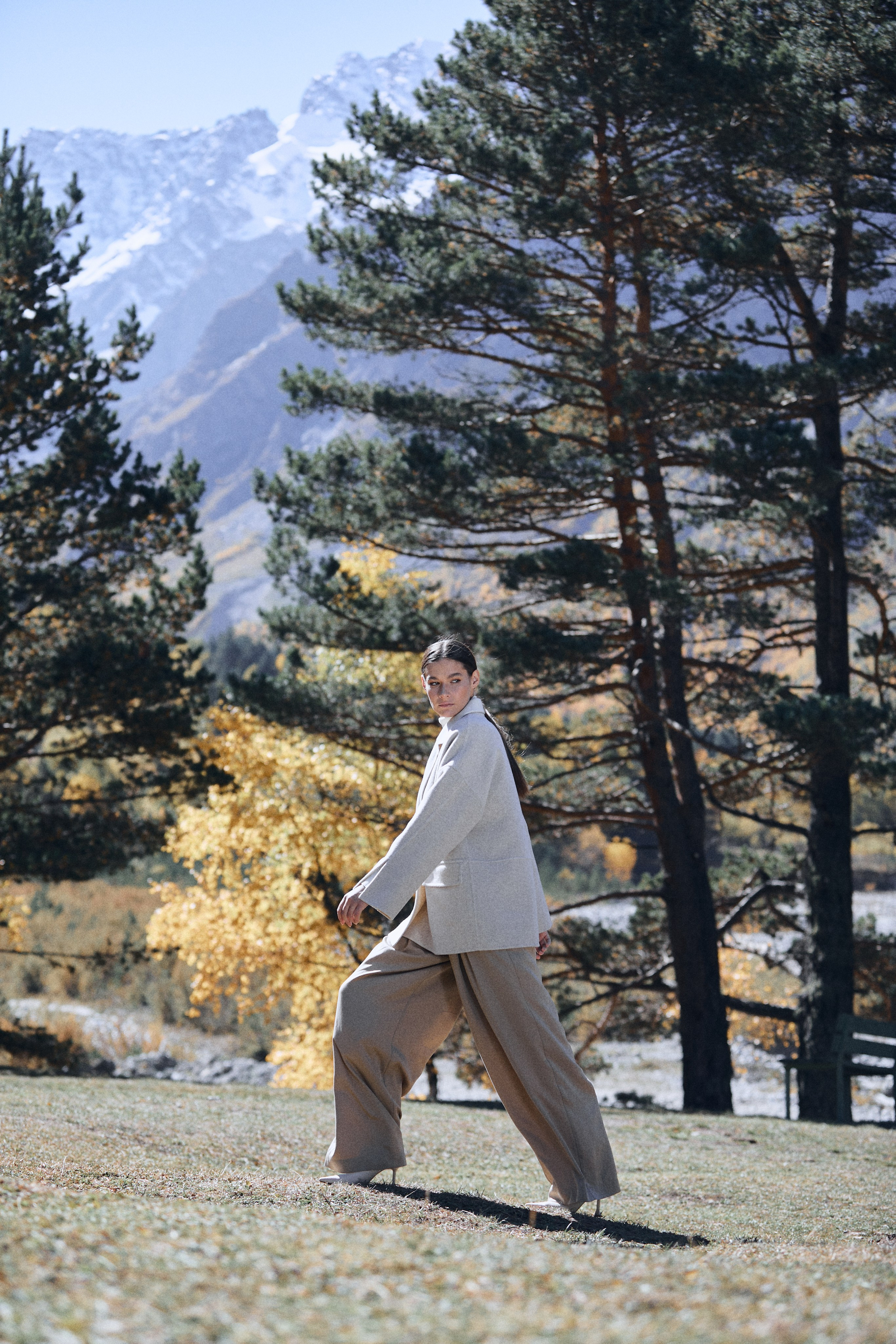 Съемка для бренда одежды в горах. Фотограф Продюсер в горах КБР / Москва  Нальчик Горы