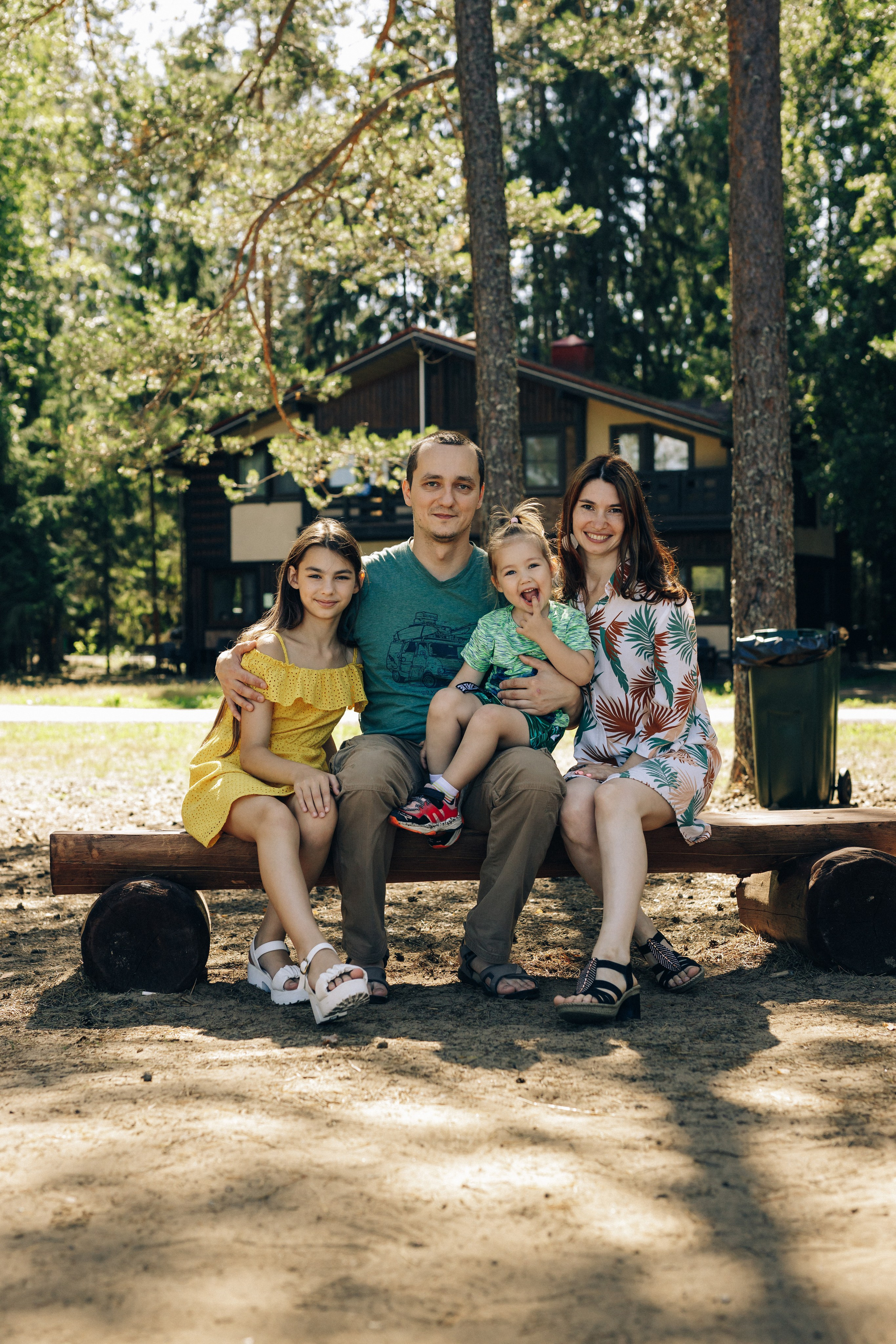 Семейная фотосессия за городом. Дмитрий Мартьянов семейный фотограф в Санкт-Петербурге