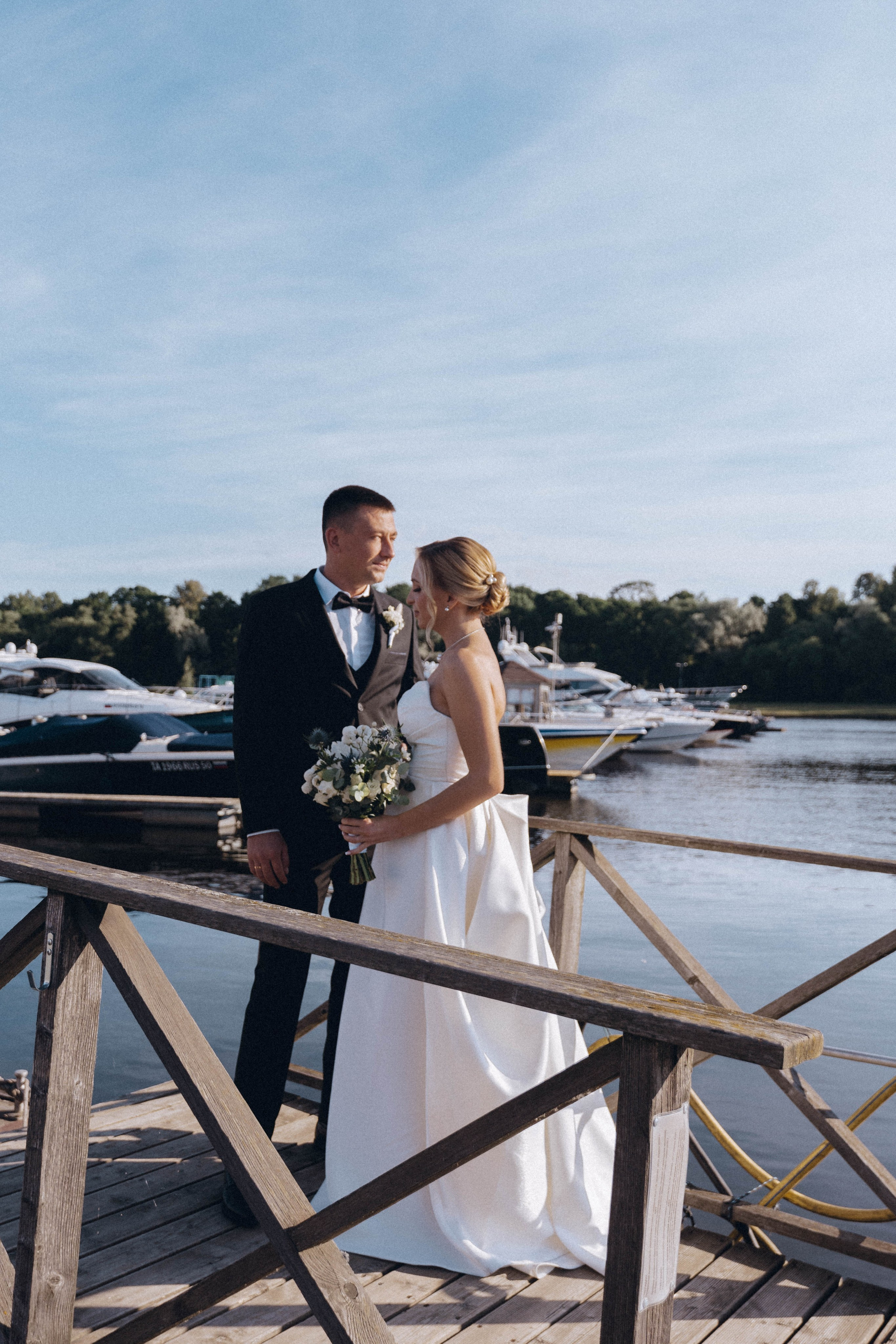 СВАДЕНБНАЯ СЬЕМКА НА КАТЕРЕ ПО КАНАЛАМ САНКТ-ПЕТЕРБУРГА И В АКВАТОРИИ НЕВЫ. Профессиональный фотограф, Санкт-Петербург — Виктория Богомолова