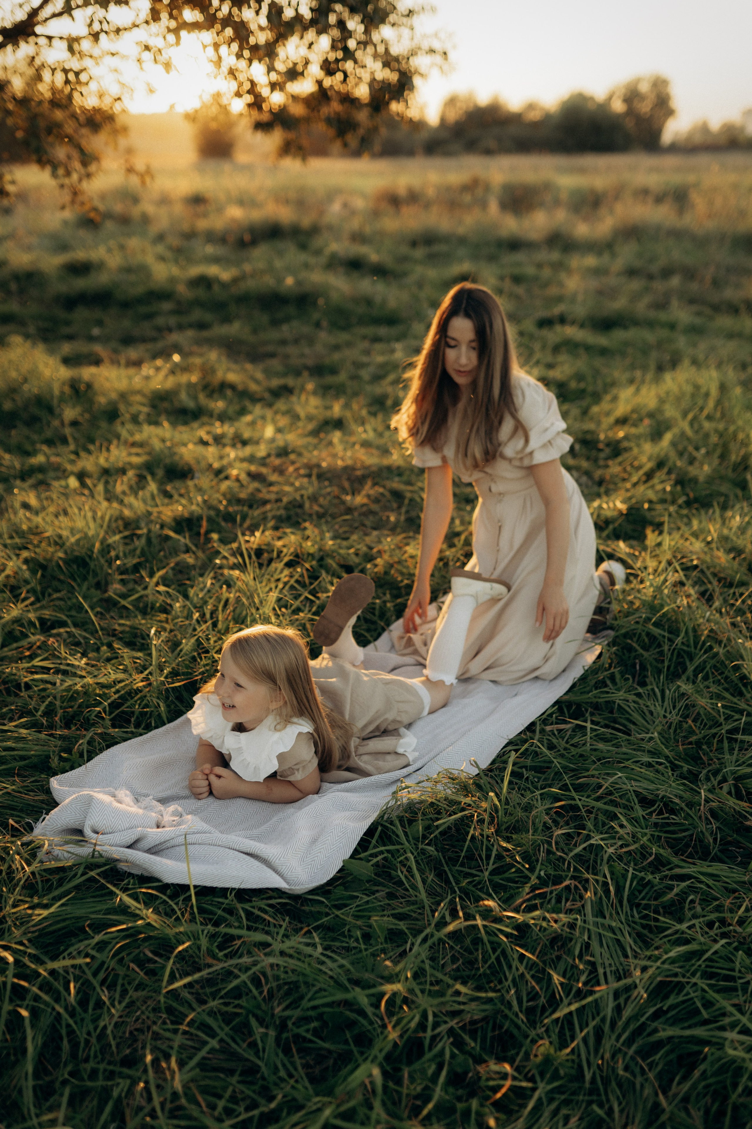 Летний вечер в поле. Семейный lifestyle фотограф в Москве Рената Рафикова