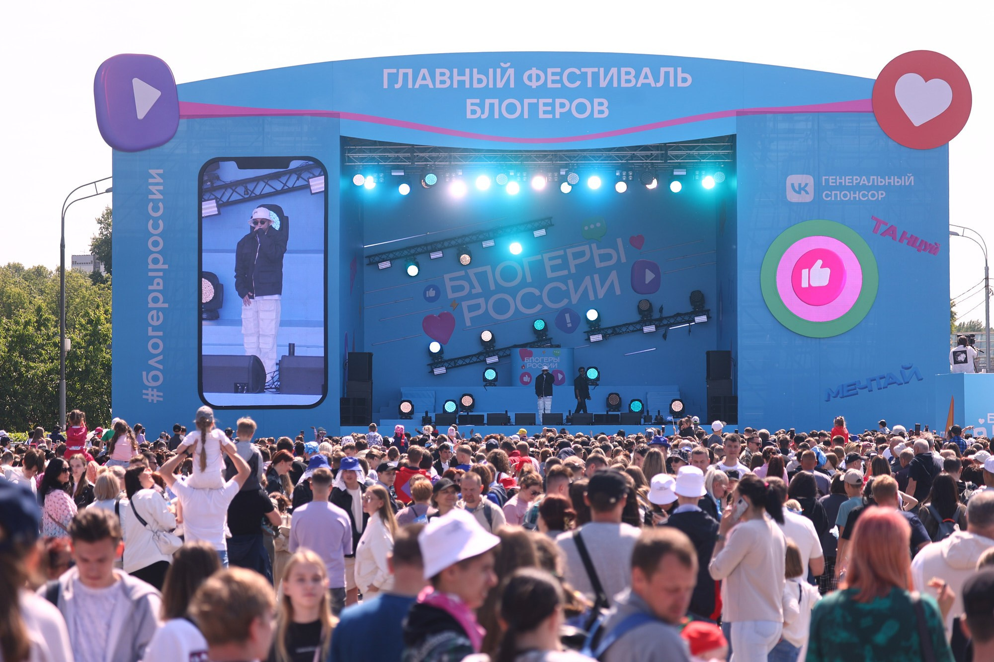 VK блоггеры России. Репортажный фотограф в Москве — Дмитрий Тарасов | Съёмка мероприятий, концертов, корпоративов