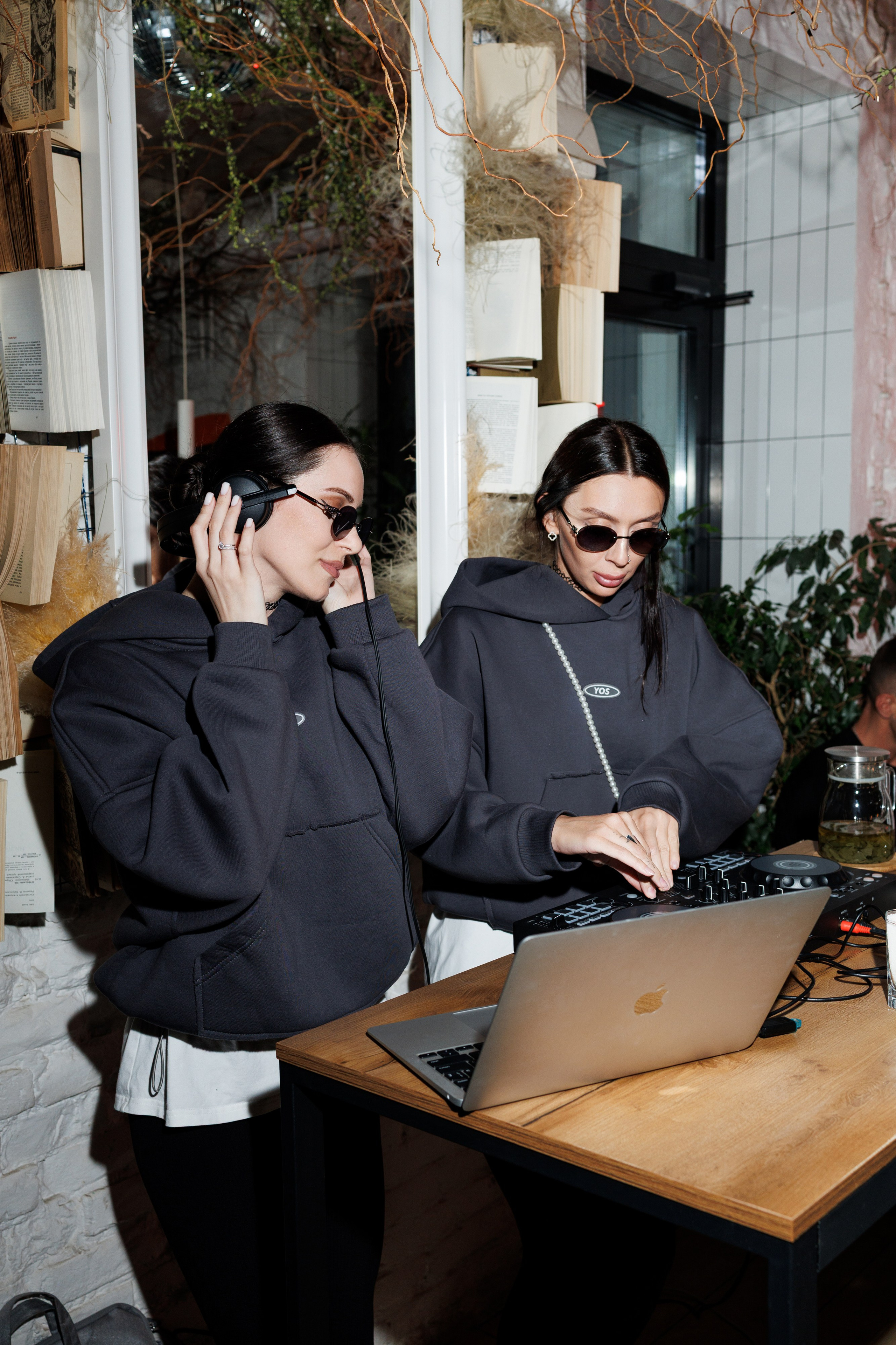 День рождения винного бара Оптимист. Https://andreysolodov.ru