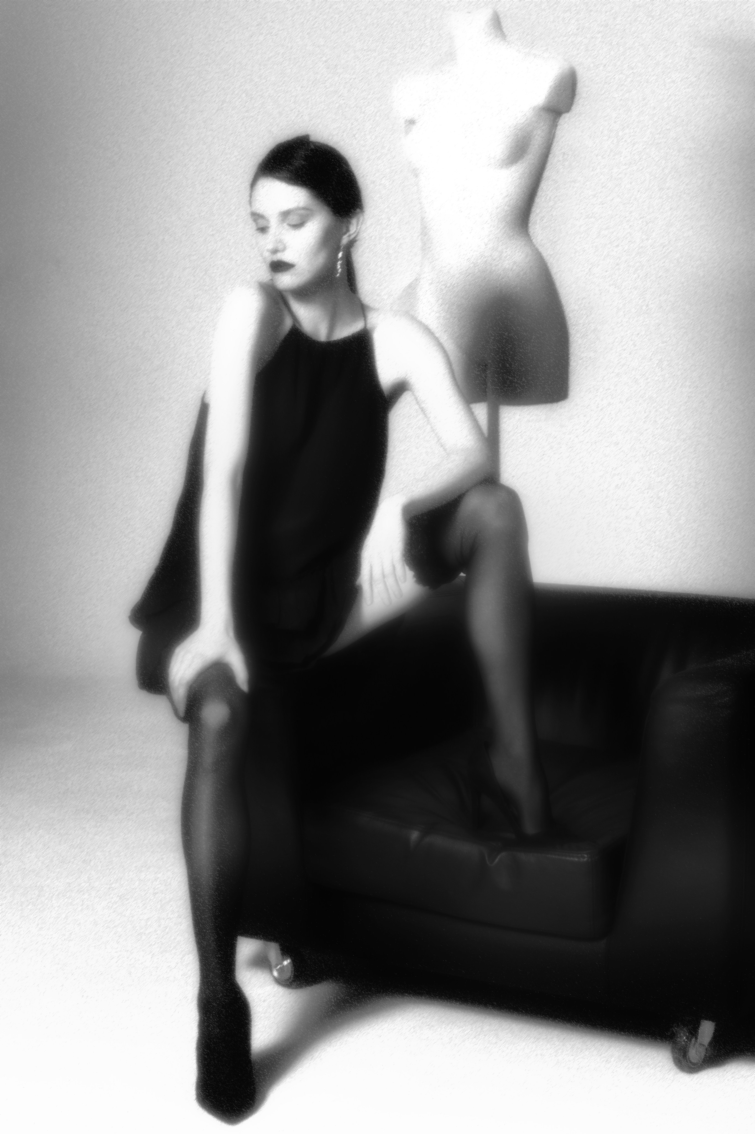 Black dahlia. Fashion Photographer Oxana Chernomorets