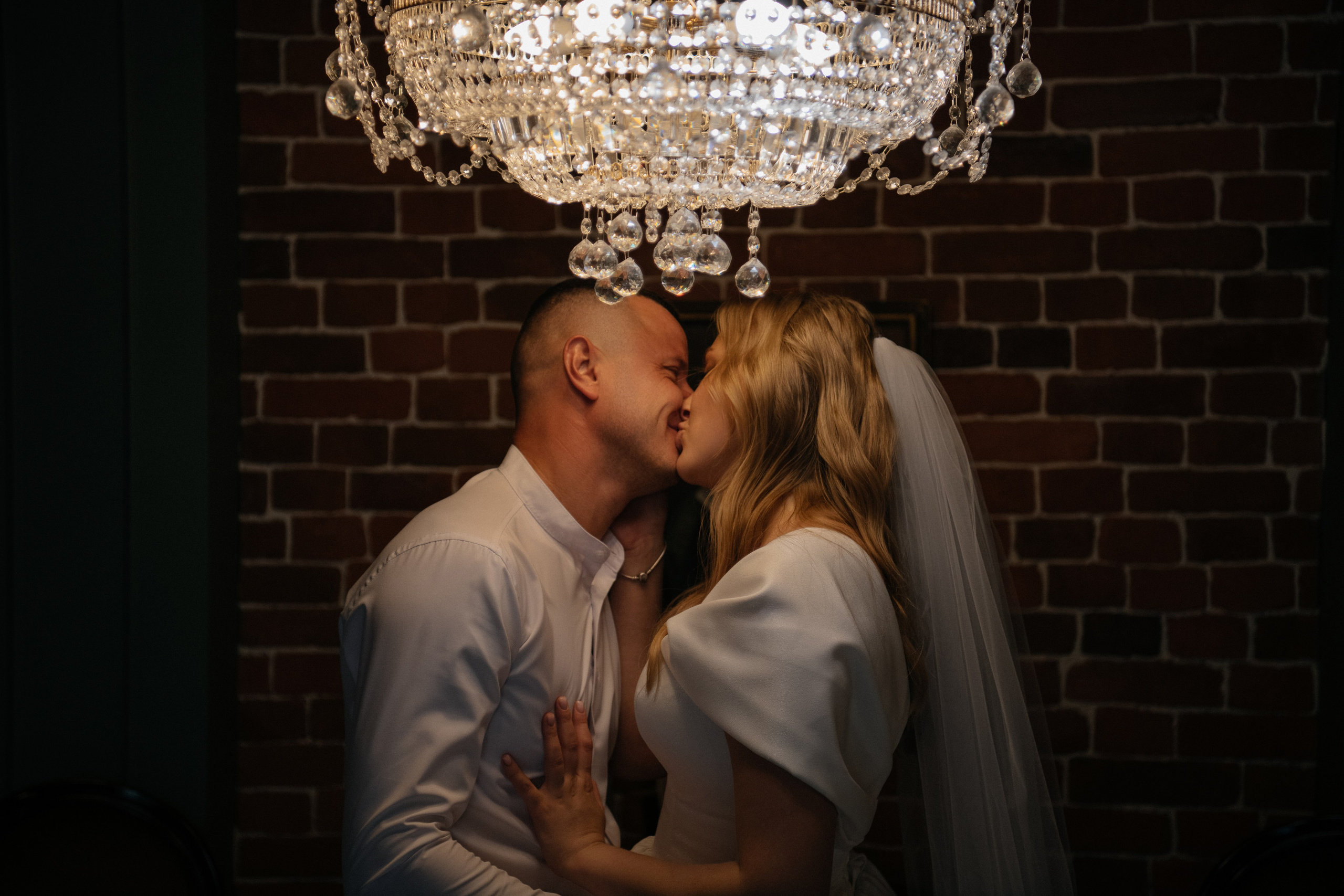 alt="Свадебная фотосессия в Барнауле. Свадебный фотограф Анна Глухова"