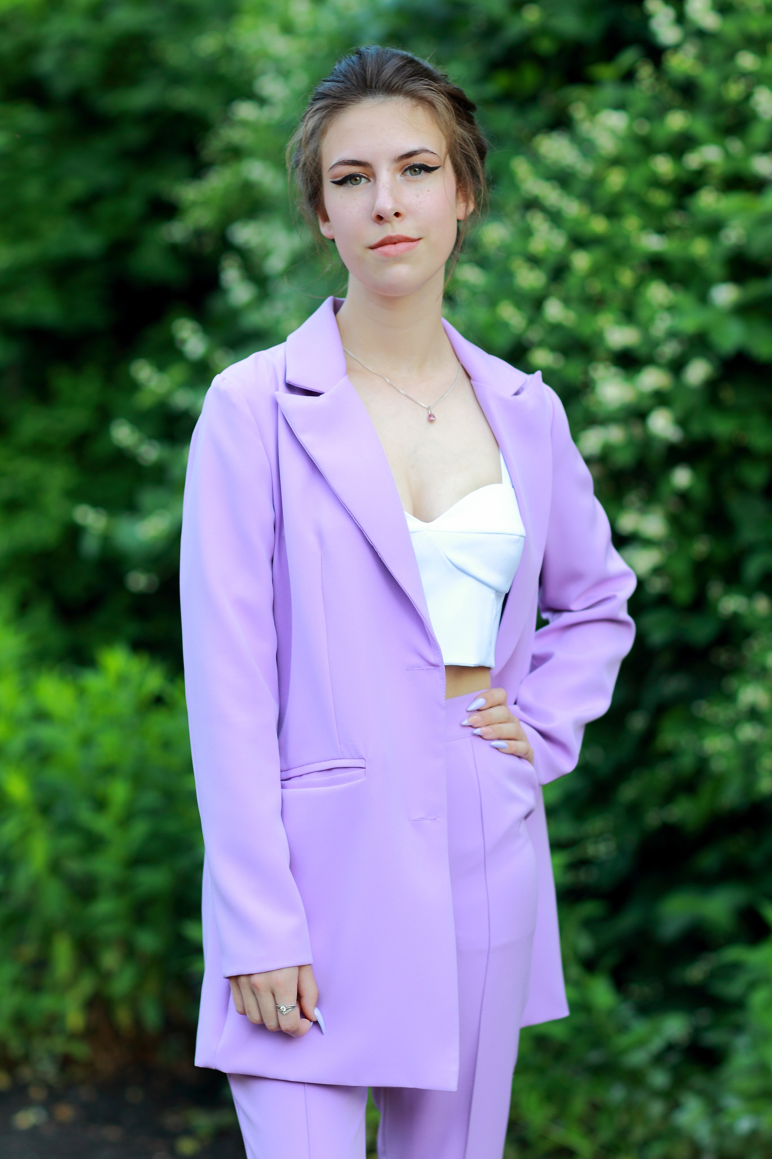 Видеограф на выпускной в школу. Фотограф в школу. Выпускной альбом 11 класс.  Красивая выпускница фото с выпускного вечера