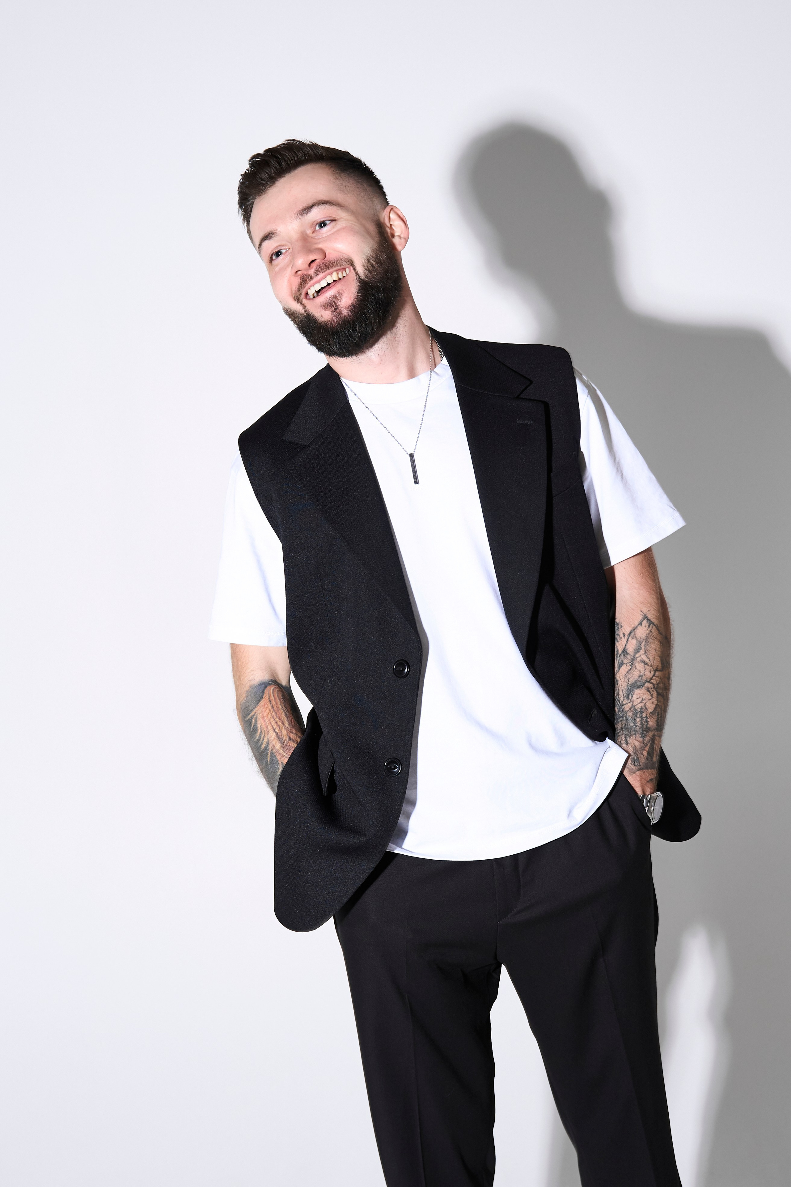 Саша. Главная