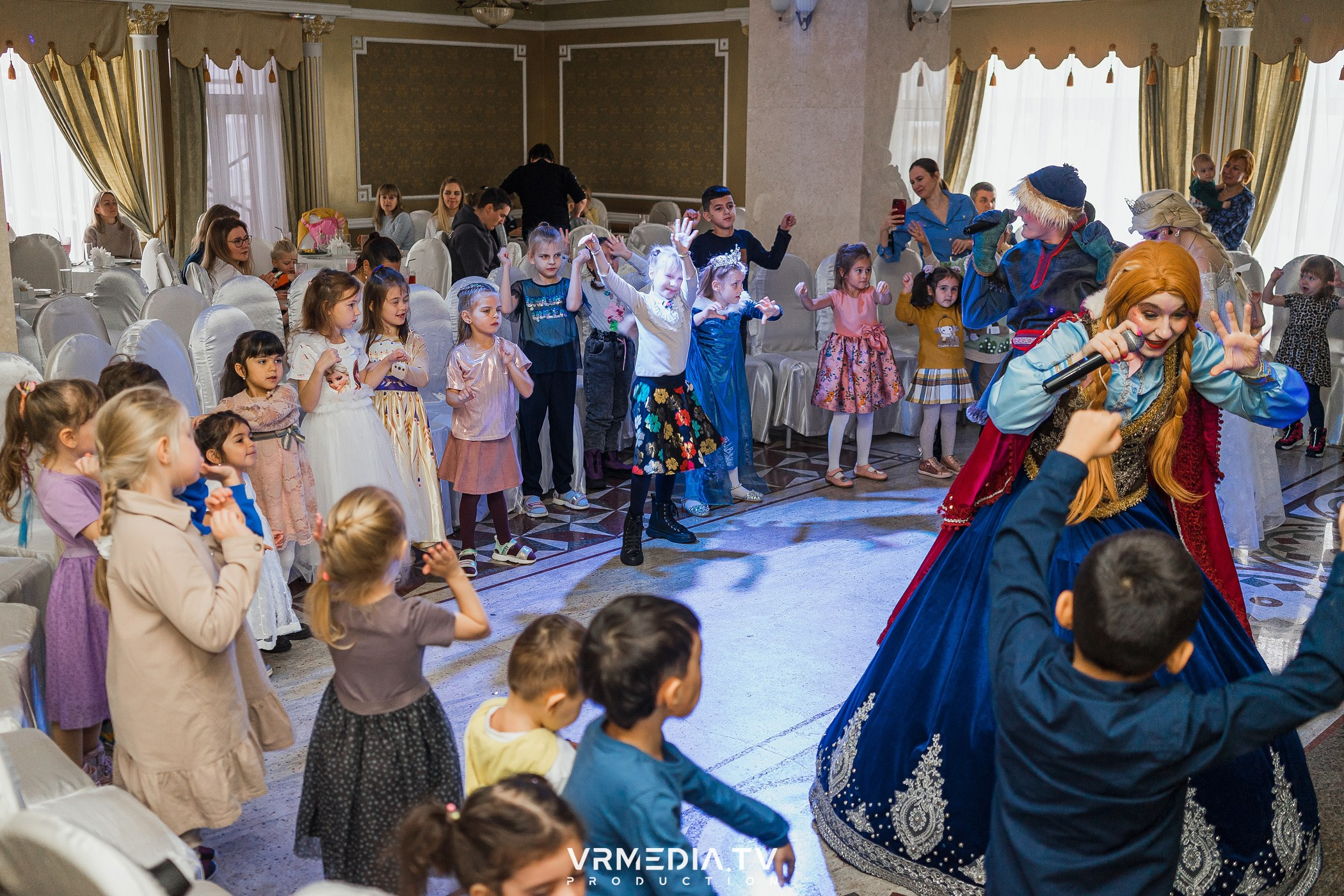 ХОЛОДНОЕ СЕРДЦЕ в ресторане «Империя»