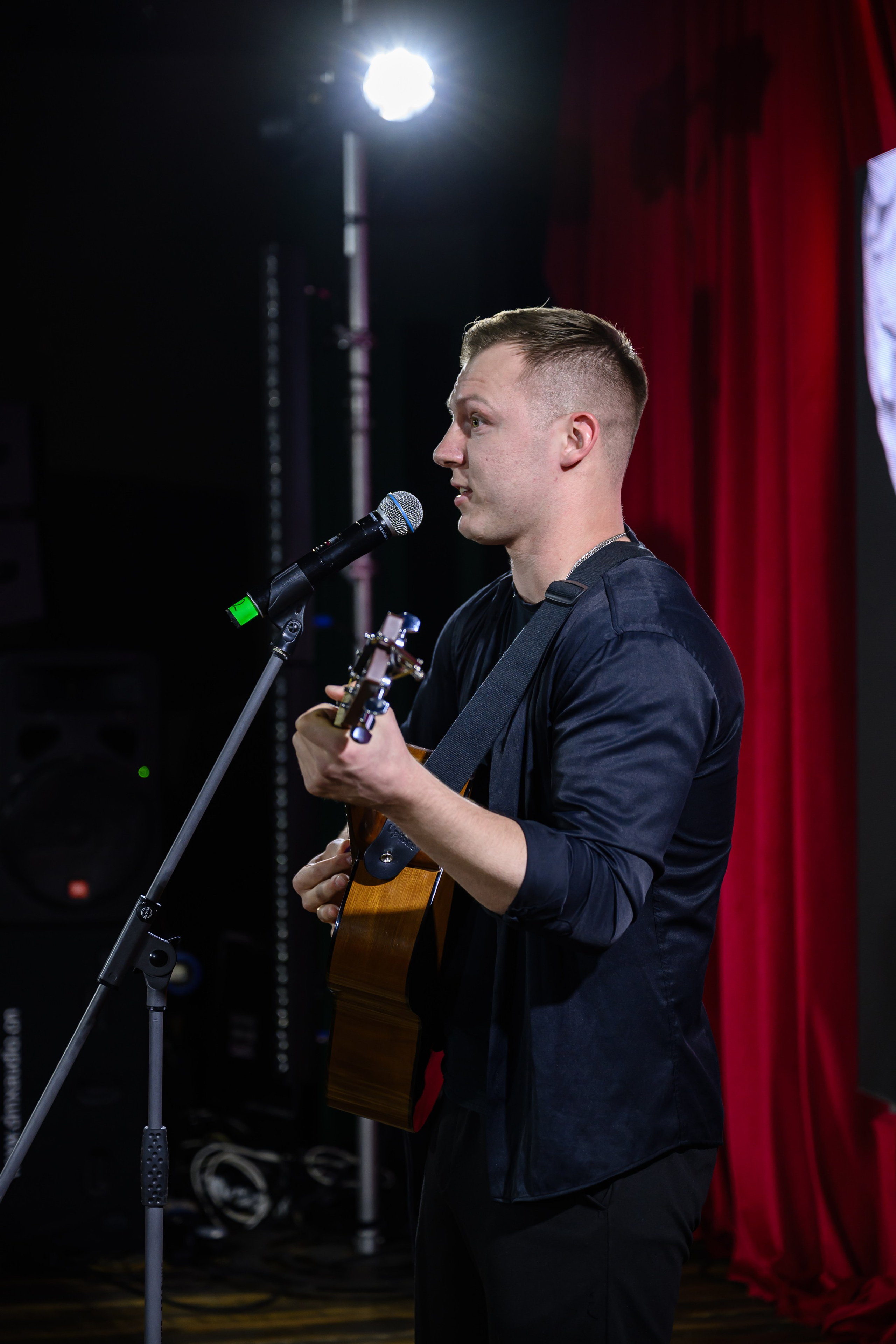 ТАЛАНТ РАСПРАВИЛ ПЛЕЧИ