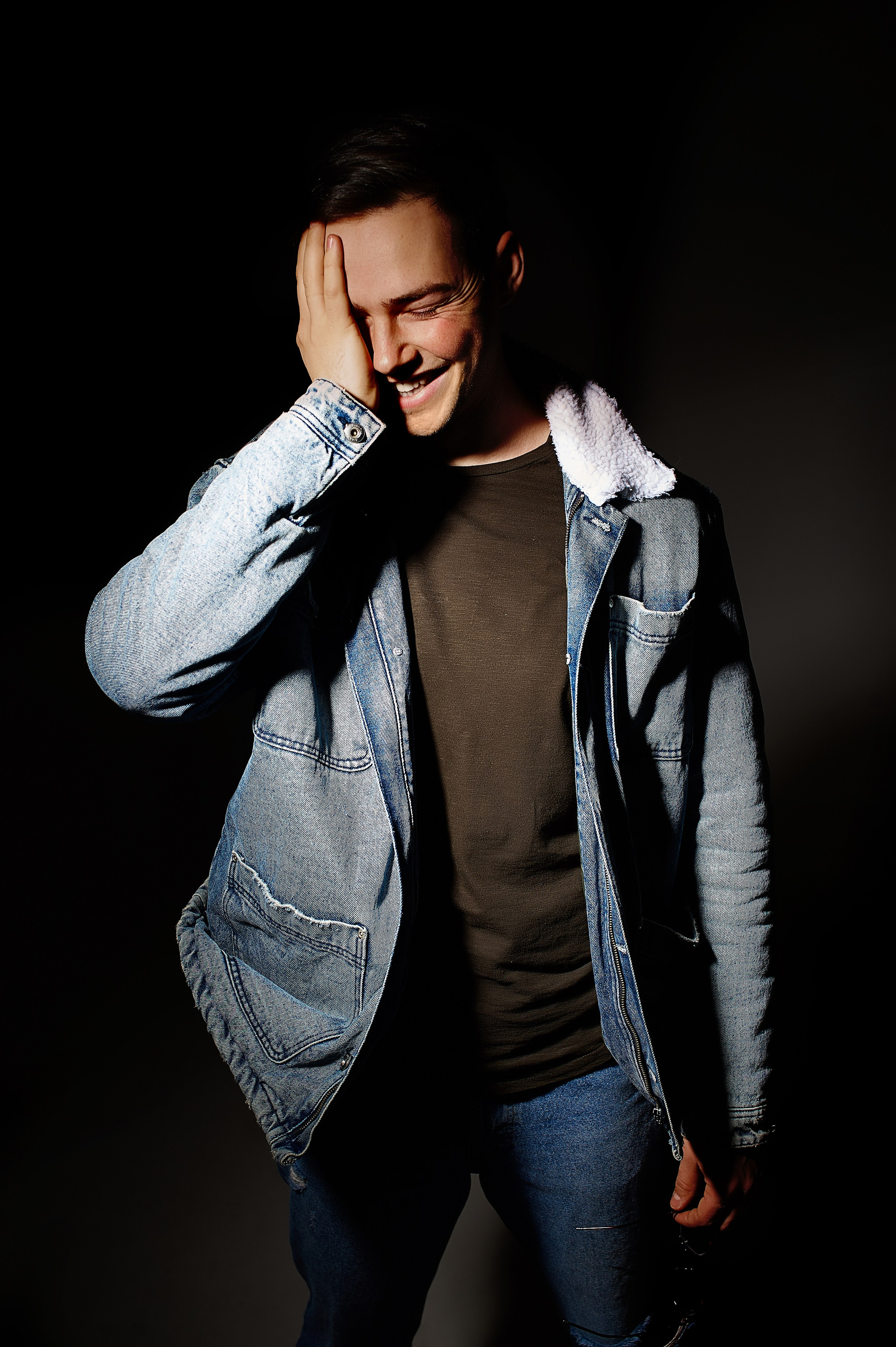 Мужской портрет в студии. Свадебный фотограф в Ростове-на-Дону Владимир Пешков