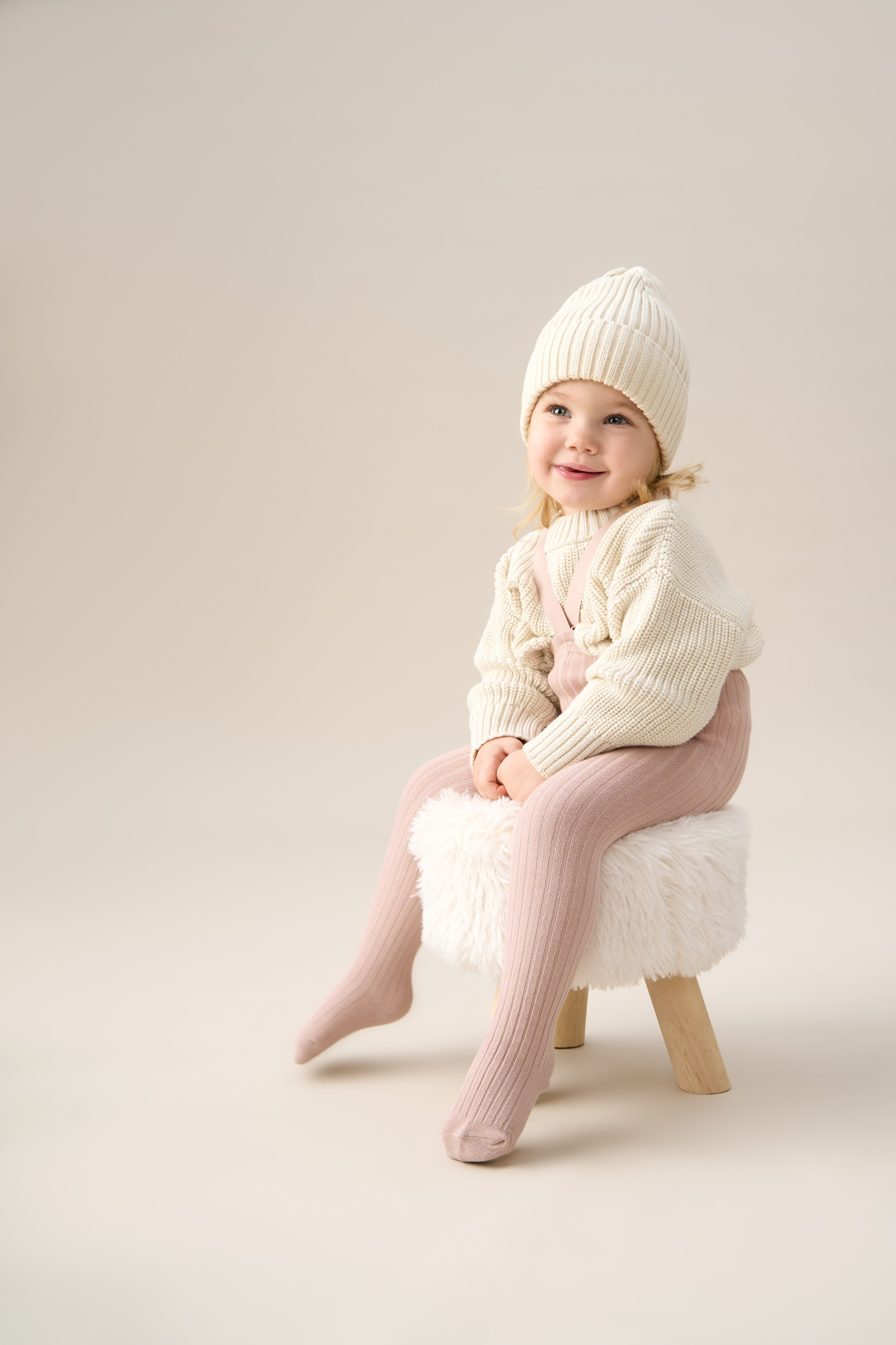 "Профессиональная детская фотосъемка для семейных портретов и воспоминаний""Высококачественная детская съемка новорожденных и малышей в студии""Рекламная детская фотосъемка для альбомов и подарков""Студийная детская съемка с креативными декорациями и позами""Коммерческая детская фотосъемка для маркетинга детских товаров""Фотография детской съемки с акцентом на эмоции и улыбки""Семейная детская съемка для портфолио и социальных сетей""Профессиональная детская фотосъемка с мягким освещением""Рекламные фото детской съемки для сайтов и брошюр""Высокоточная детская съемка для воспоминаний и презентаций""Детская фотосъемка высокого разрешения для семейных альбомов""Коммерческая детская съемка с фокусом на радость и развитие""Студийная фотосъемка детской съемки для брендов и маркетинга""Фотографии детской съемки для подарков и увеличения клиентов""Профессиональная детская съемка для каталогов и семейных историй" "Профессиональная каталожная фотосъемка товаров для e-commerce и интернет-магазинов""Высококачественная каталожная съемка одежды и аксессуаров с белым фоном""Рекламная каталожная фотосъемка для маркетинга продуктов и брендов""Студийная каталожная съемка с детальной проработкой текстур и материалов""Коммерческая каталожная фотосъемка для каталогов и онлайн-платформ""Фотография каталожной съемки с акцентом на дизайн и презентацию товаров""Предметная каталожная съемка для увеличения продаж в e-commerce""Профессиональная каталожная фотосъемка с использованием студийного освещения""Рекламные фото каталожной съемки для сайтов и социальных сетей""Высокоточная каталожная съемка товаров для презентаций и брошюр""Каталожная фотосъемка высокого разрешения для онлайн-магазинов""Коммерческая каталожная съемка с фокусом на качество и детализацию""Студийная каталожная фотосъемка для брендов и ритейла""Фотографии каталожной съемки для маркетинговых кампаний""Профессиональная каталожная съемка для каталогов и увеличения конверсии"