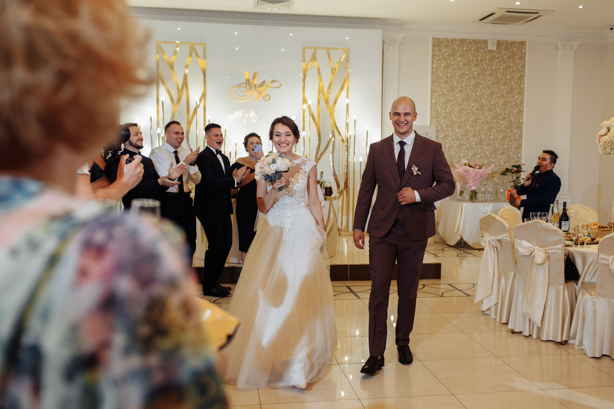 Сборы с друзьями и прогулка в кофейне. Миша & Маша. Фотограф Чугунов Александр