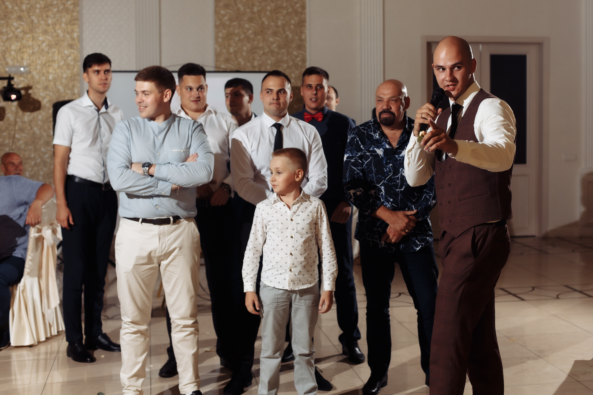 Сборы с друзьями и прогулка в кофейне. Миша & Маша. Фотограф Чугунов Александр