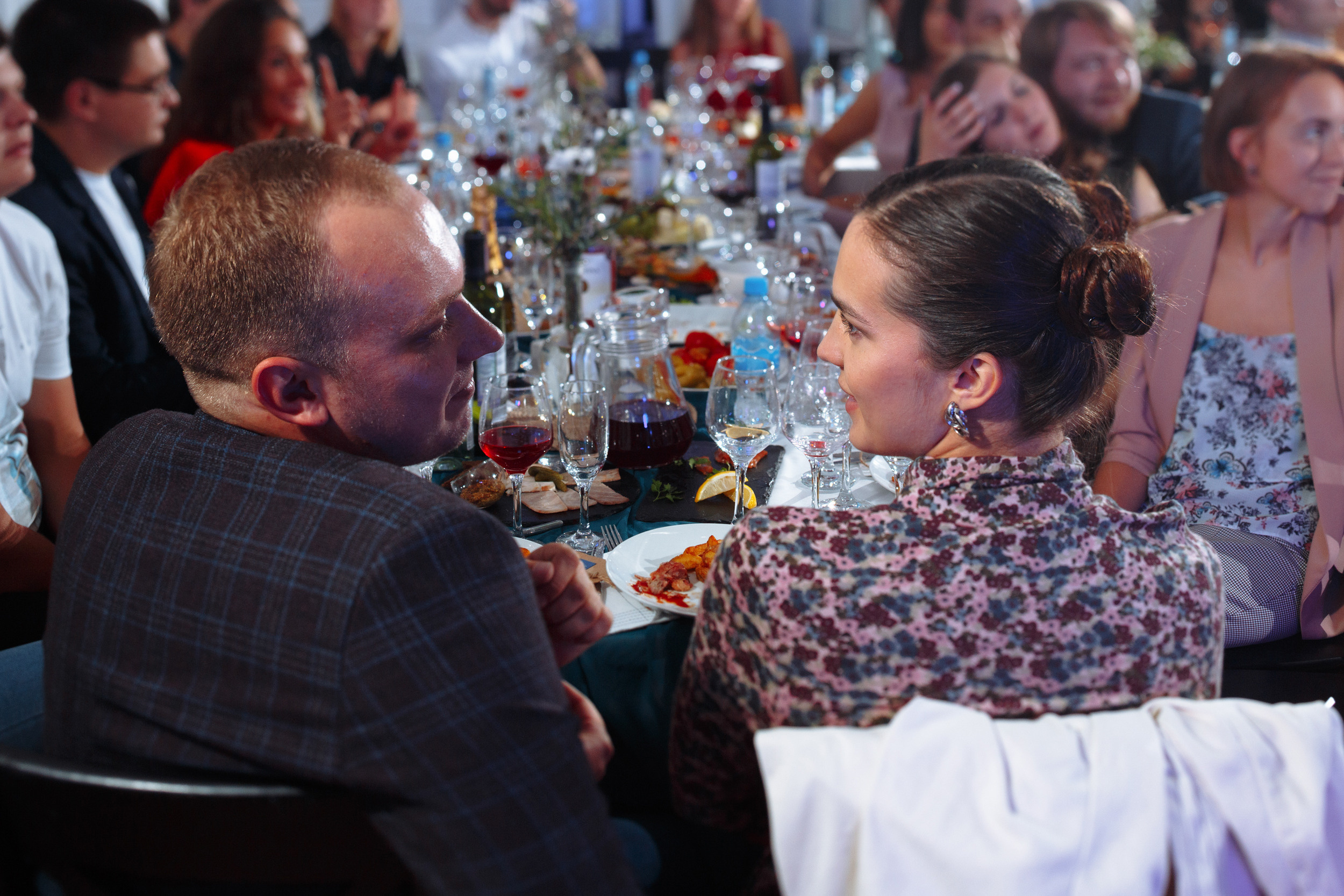 Веселый банкет в коттедже. Арина & Коля. Фотограф Чугунов Александр