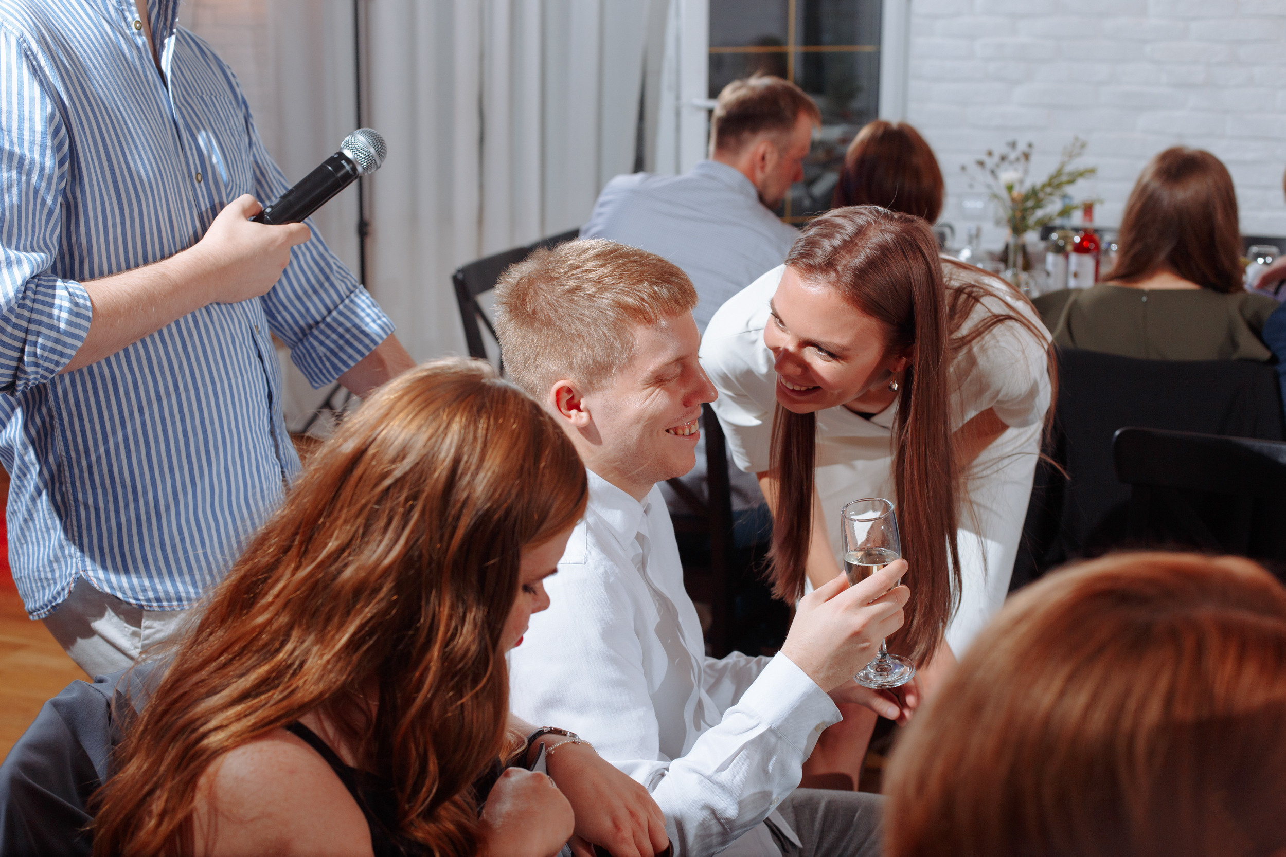 Веселый банкет в коттедже. Арина & Коля. Фотограф Чугунов Александр