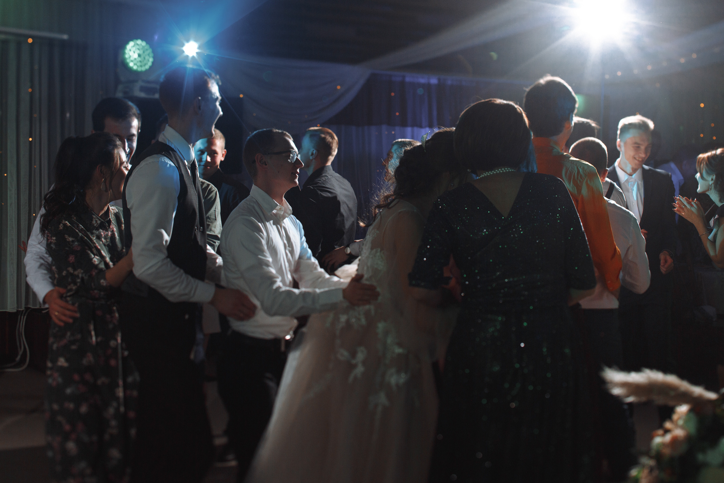 Небольшая прогулка и шумный банкет! Даша & Дмитрий. Фотограф Чугунов Александр