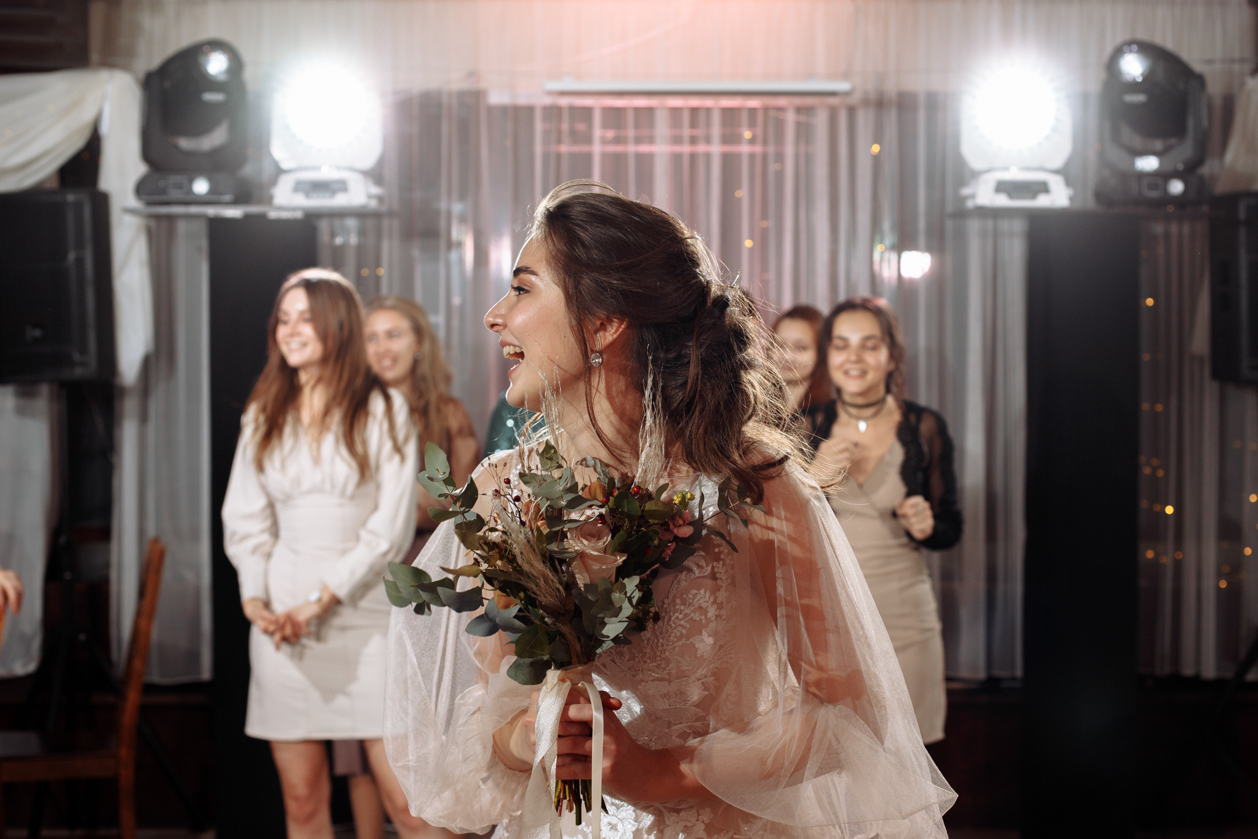 Небольшая прогулка и шумный банкет! Даша & Дмитрий. Фотограф Чугунов Александр