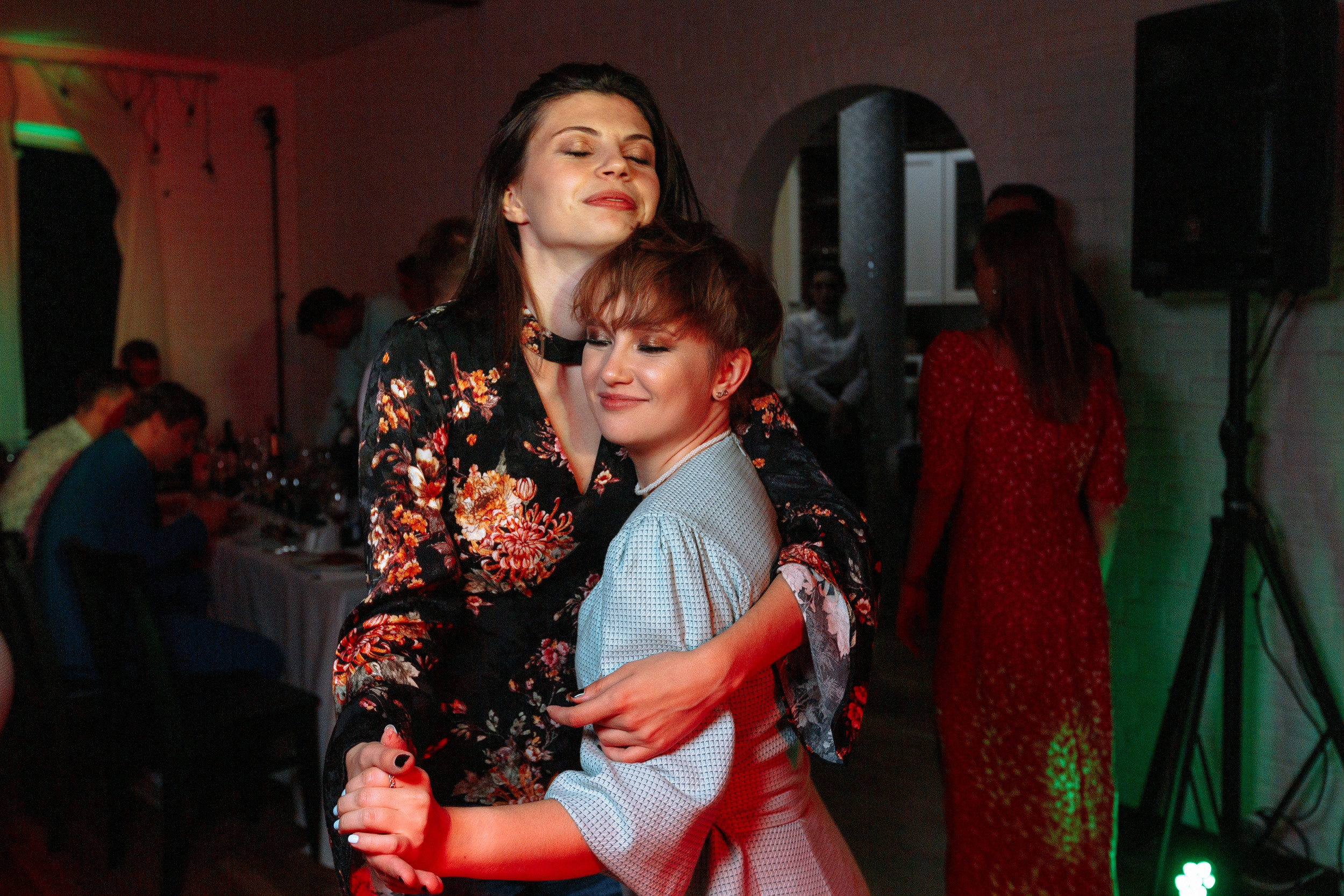 Веселый банкет в коттедже. Арина & Коля. Фотограф Чугунов Александр