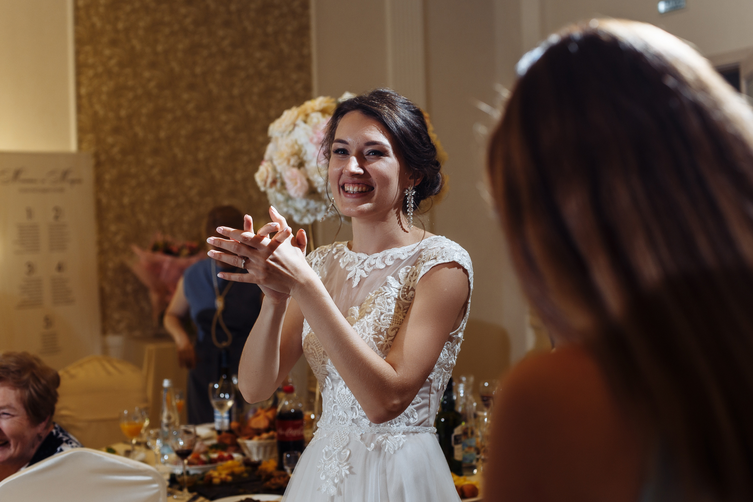 Сборы с друзьями и прогулка в кофейне. Миша & Маша. Фотограф Чугунов Александр