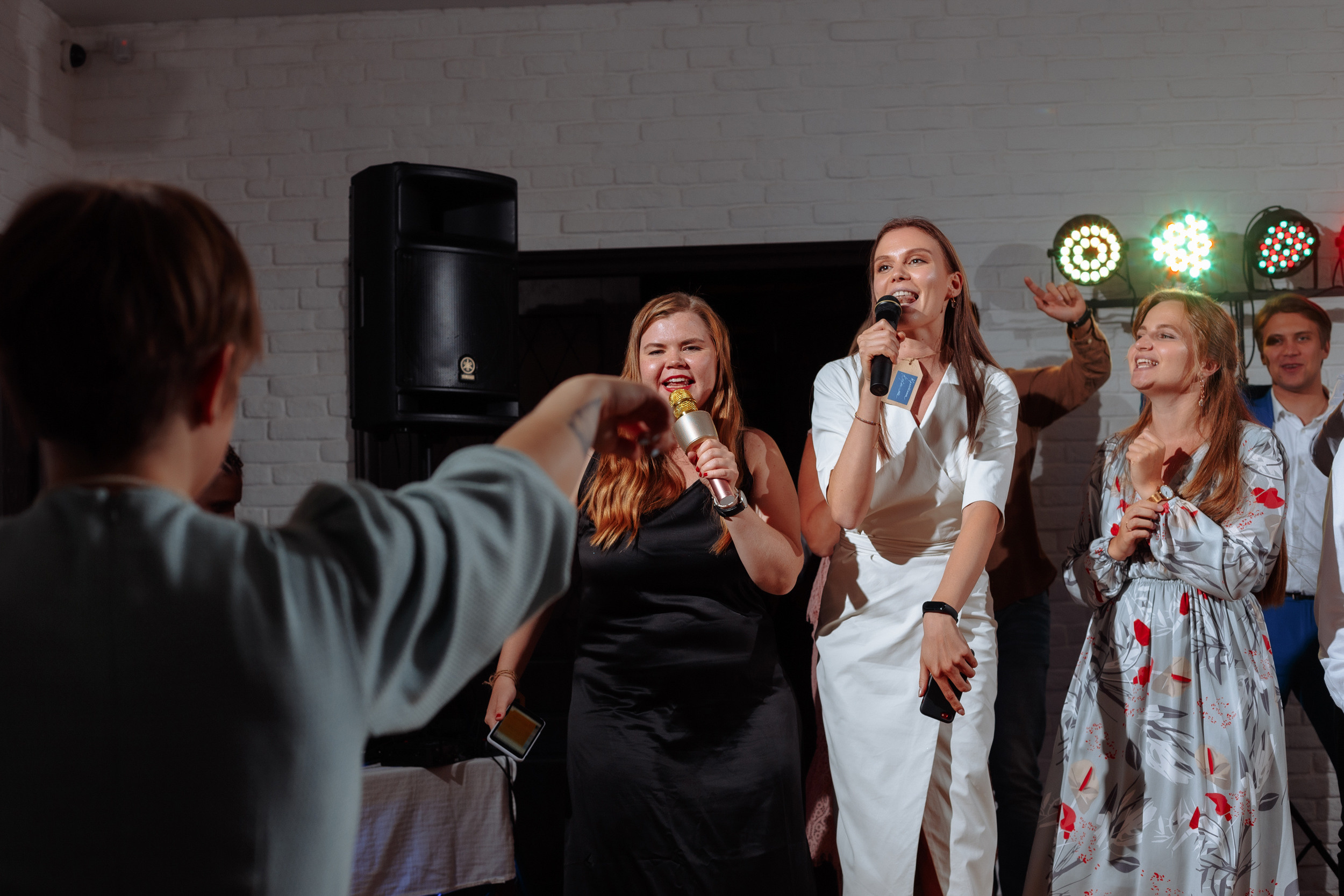 Веселый банкет в коттедже. Арина & Коля. Фотограф Чугунов Александр