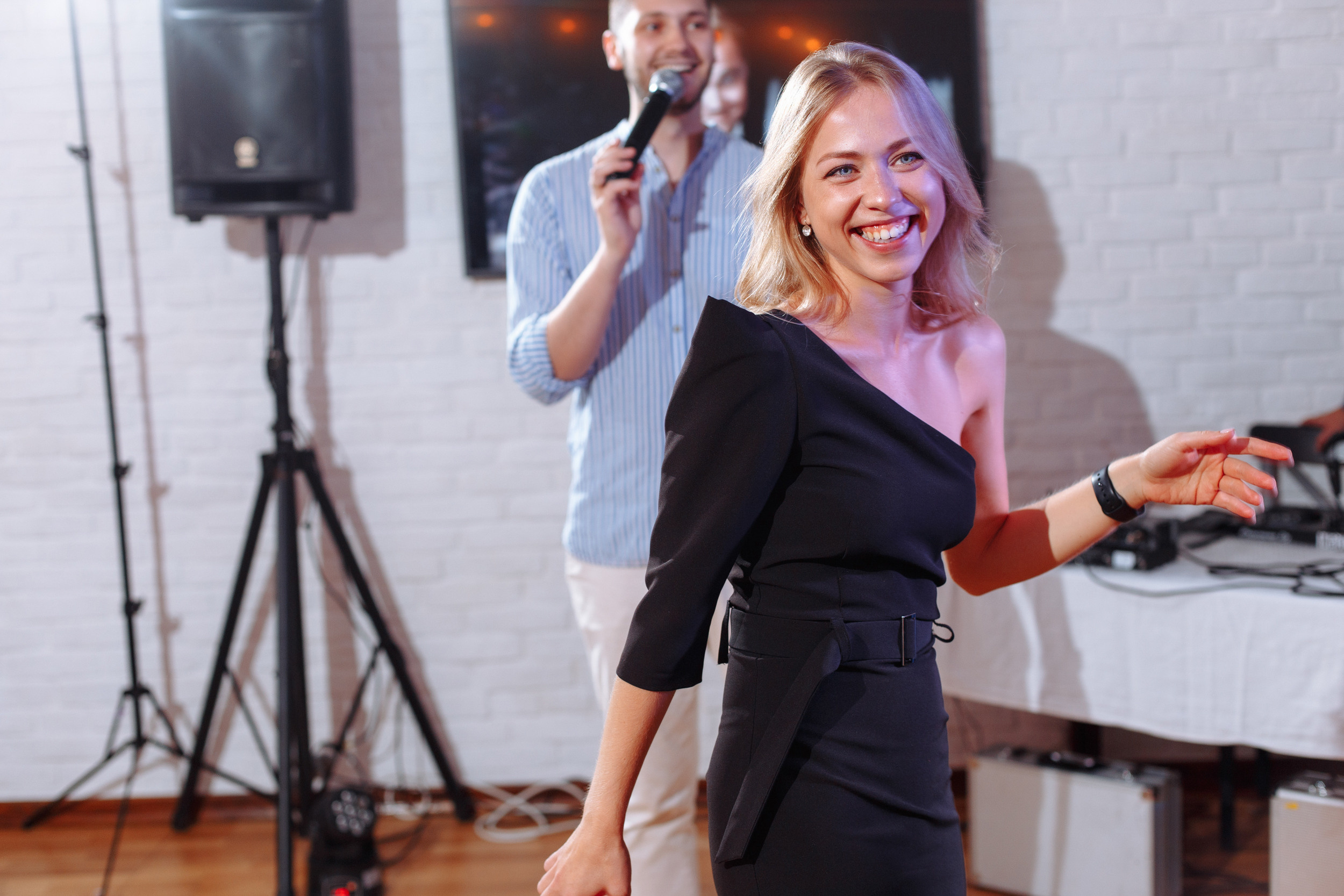 Веселый банкет в коттедже. Арина & Коля. Фотограф Чугунов Александр