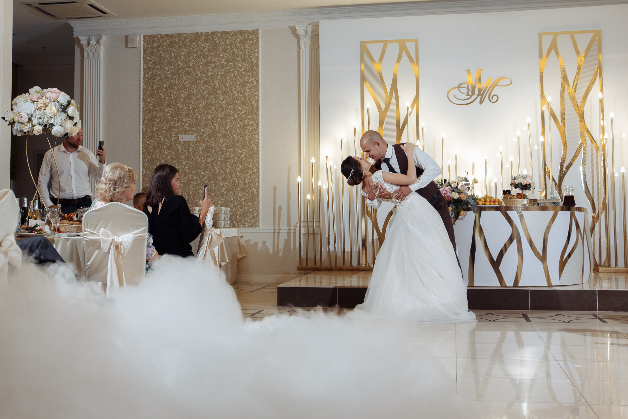 Сборы с друзьями и прогулка в кофейне. Миша & Маша. Фотограф Чугунов Александр