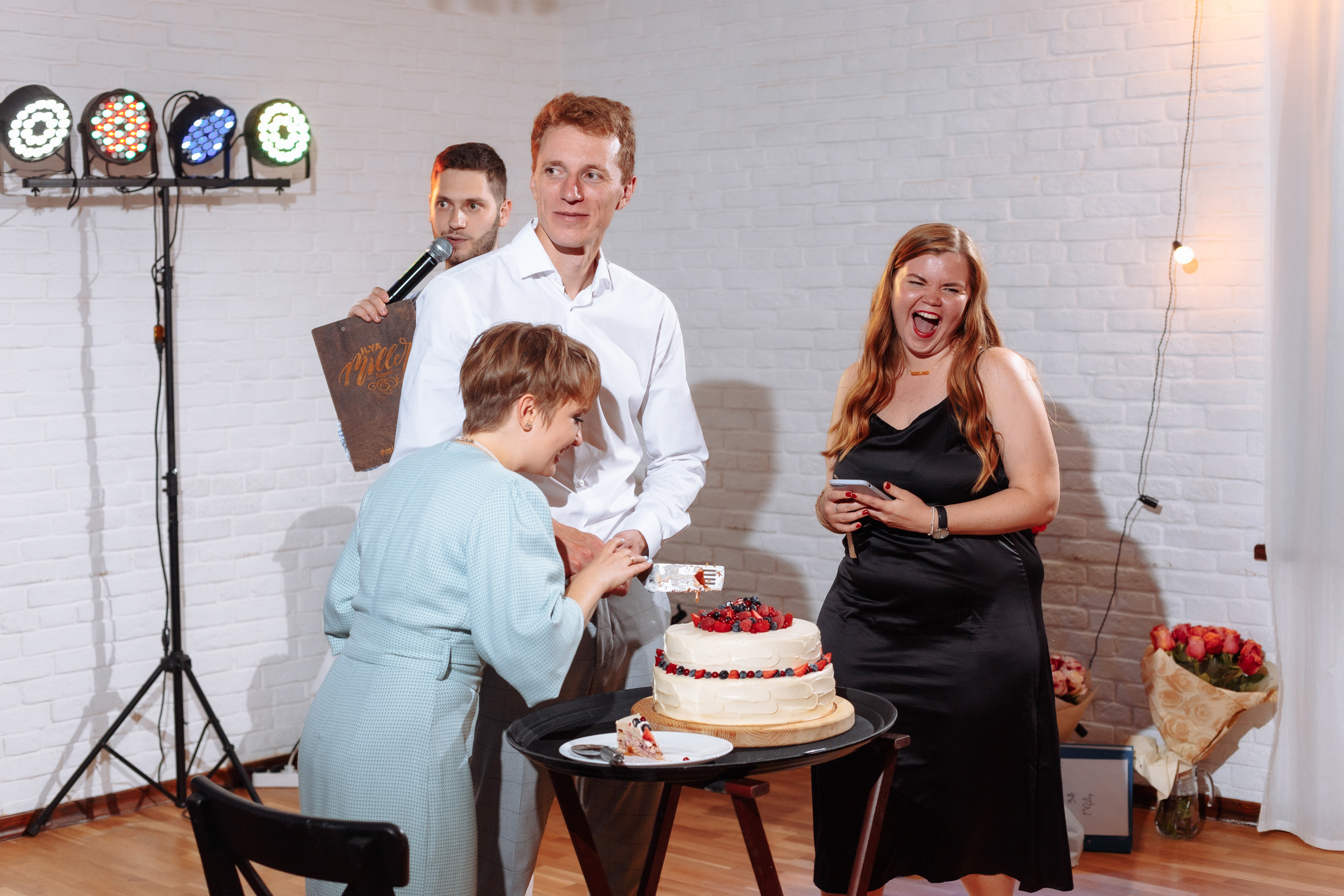 Веселый банкет в коттедже. Арина & Коля. Фотограф Чугунов Александр