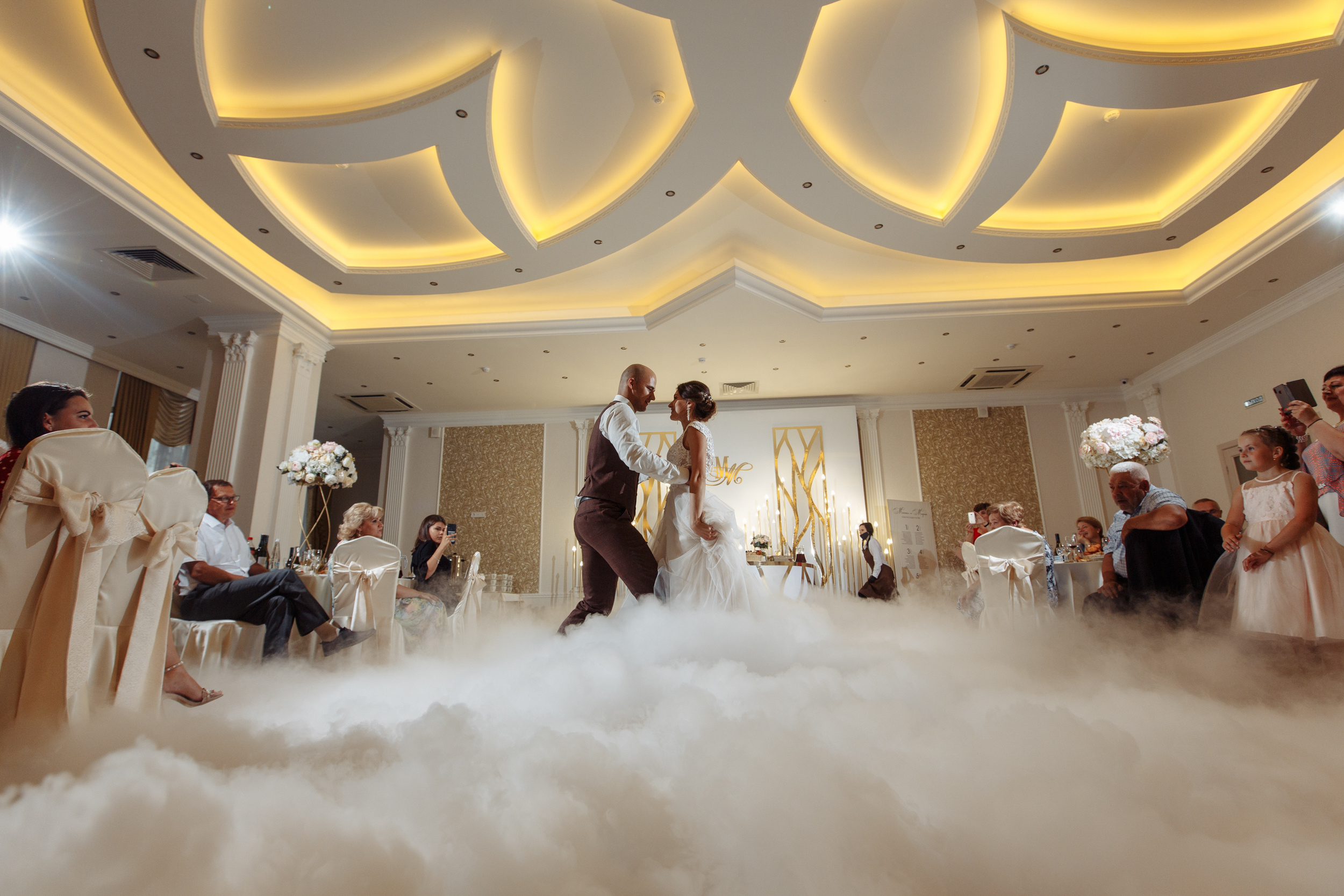 Сборы с друзьями и прогулка в кофейне. Миша & Маша. Фотограф Чугунов Александр